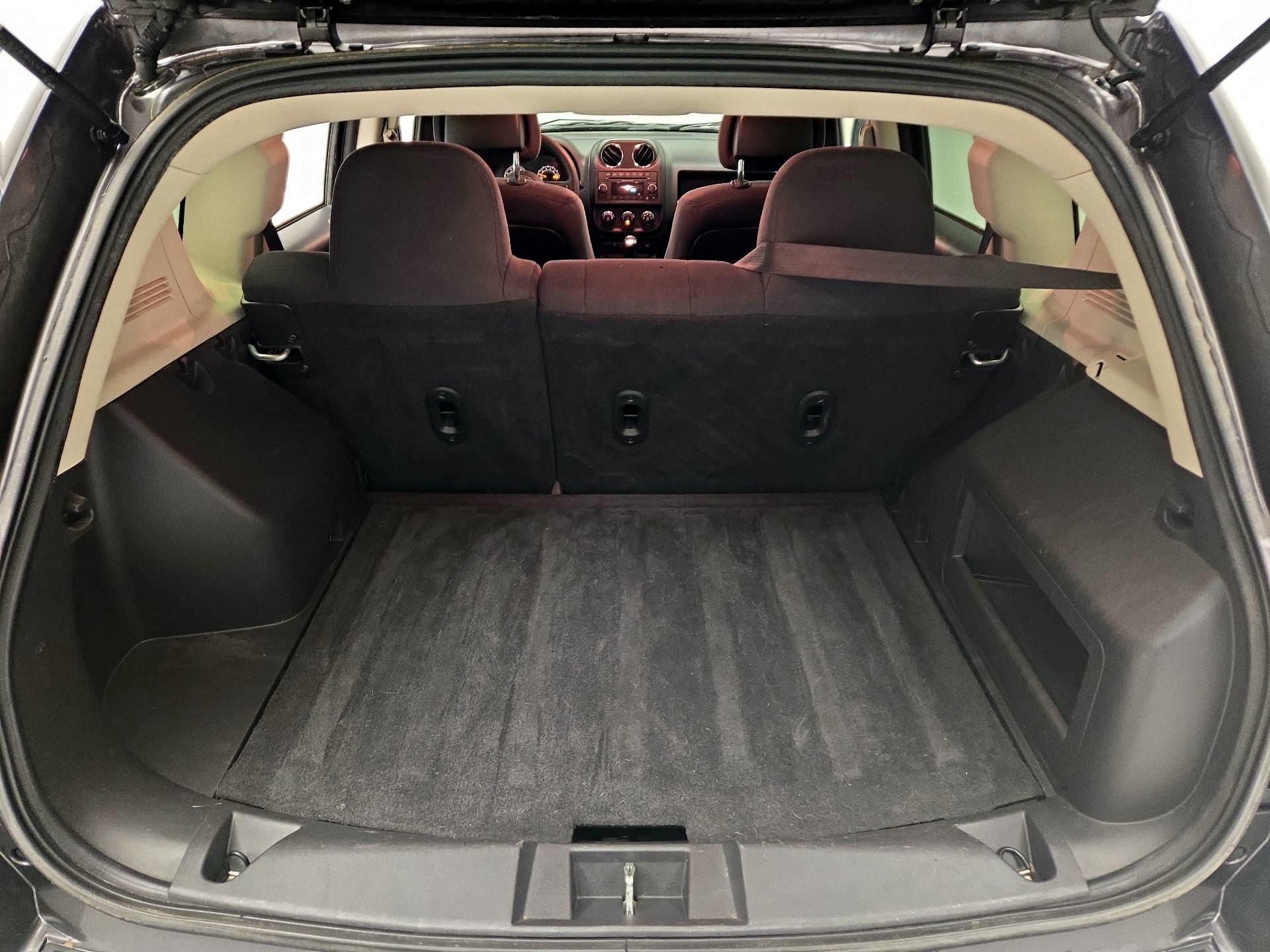 Thumbnail: 2014 Jeep Compass - 18