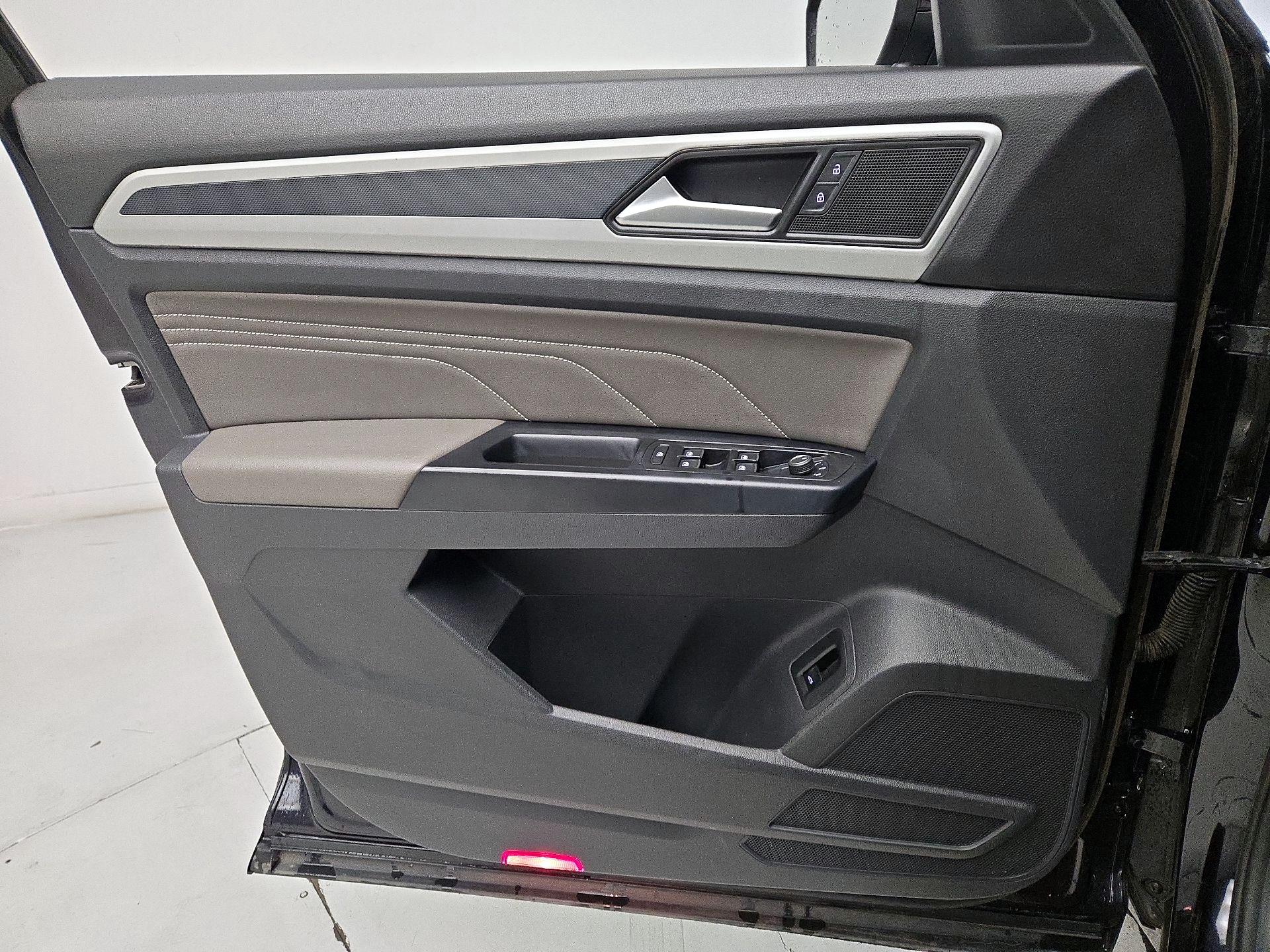 Thumbnail: 2021 Volkswagen Atlas - 12