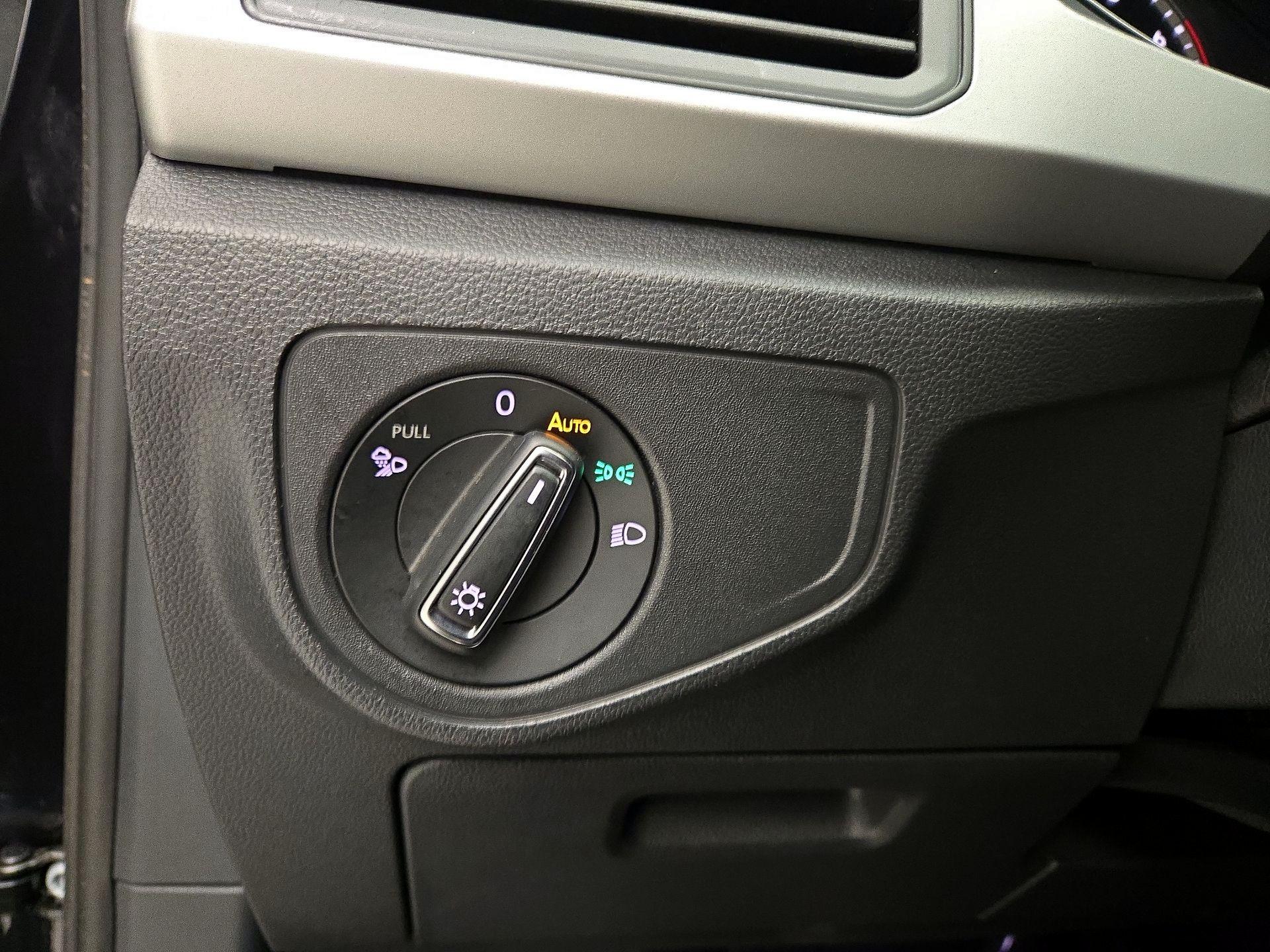 Thumbnail: 2021 Volkswagen Atlas - 13