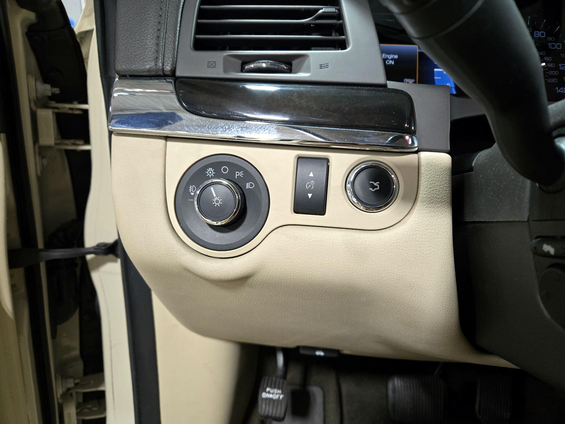 Thumbnail: 2015 Lincoln MKS - 13