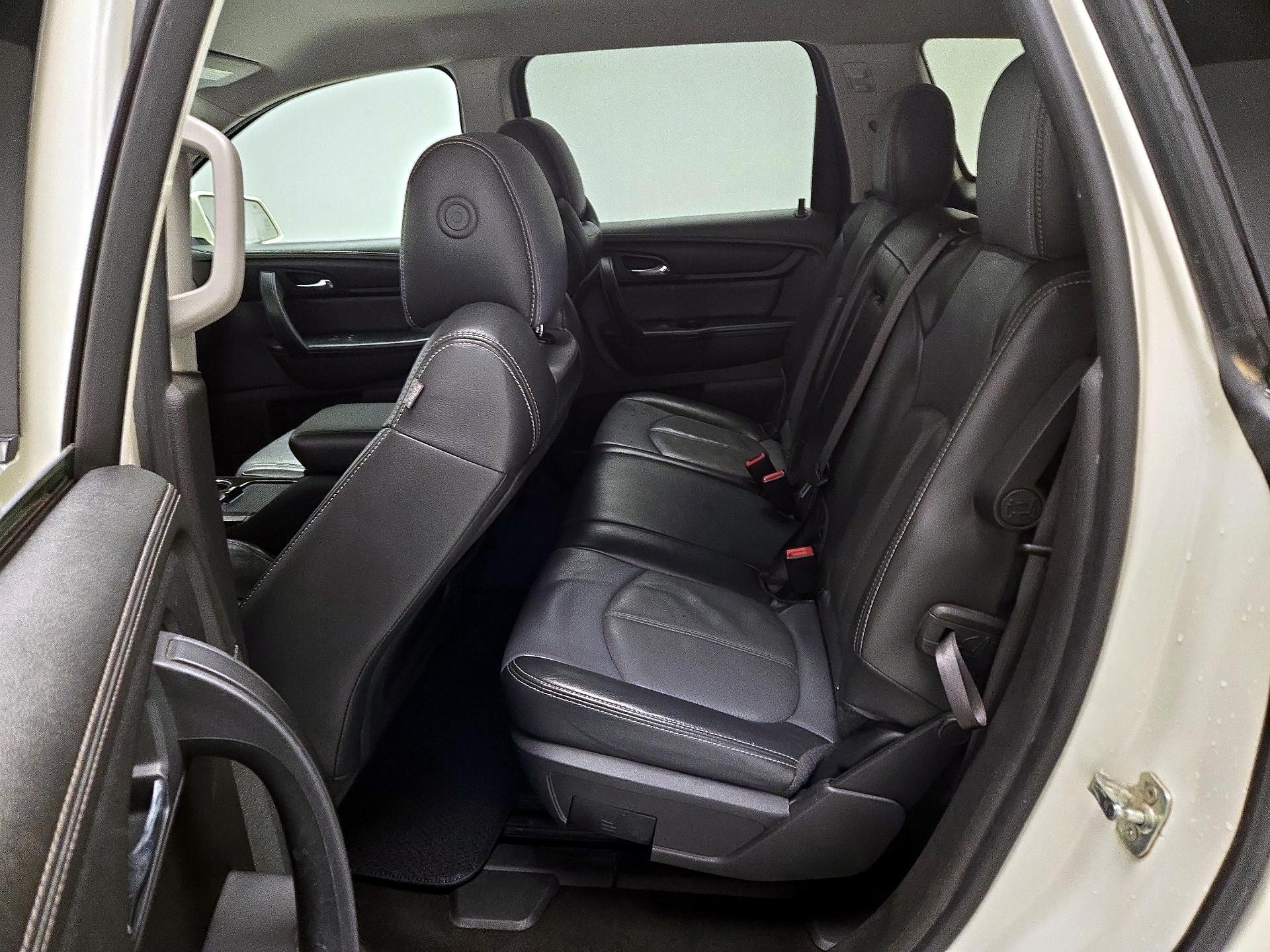 Thumbnail: 2015 Chevrolet Traverse - 18