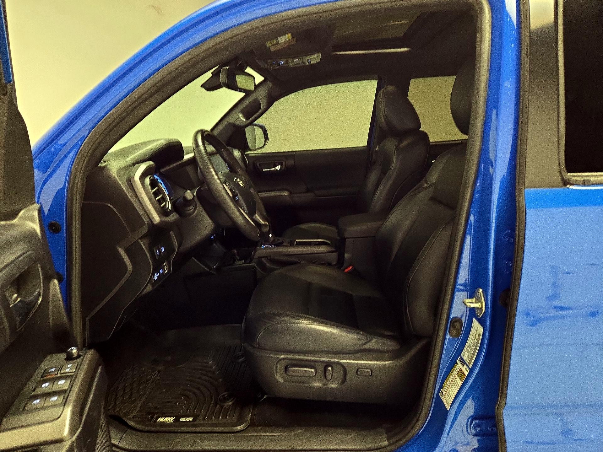 Thumbnail: 2020 Toyota Tacoma - 11