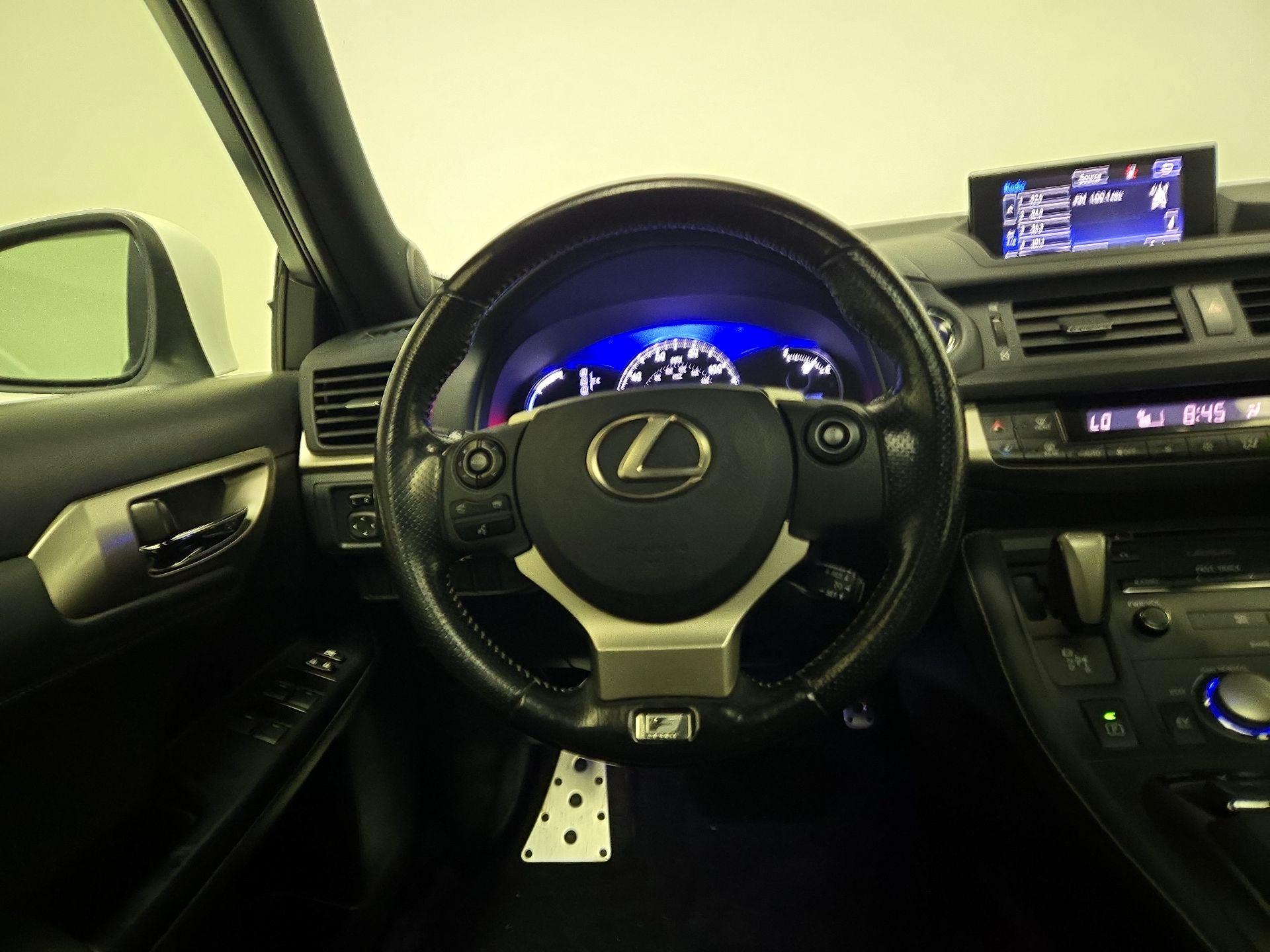 Thumbnail: 2016 Lexus CT - 10