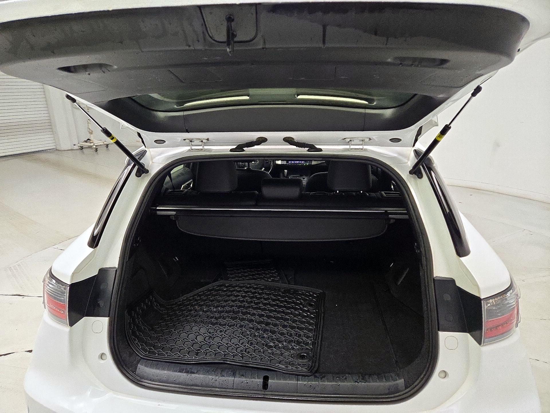 Thumbnail: 2016 Lexus CT - 20