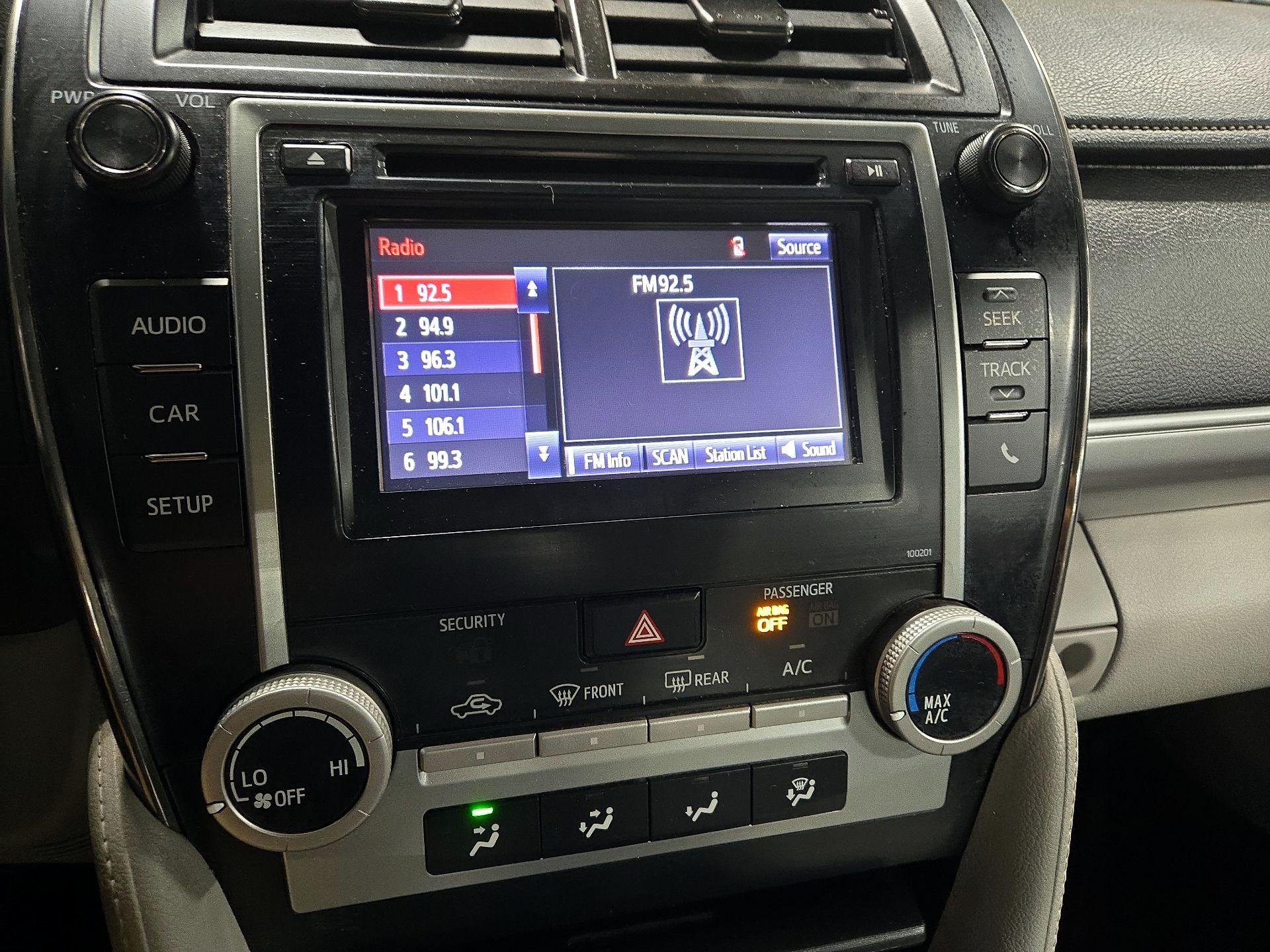 Thumbnail: 2014 Toyota Camry - 15