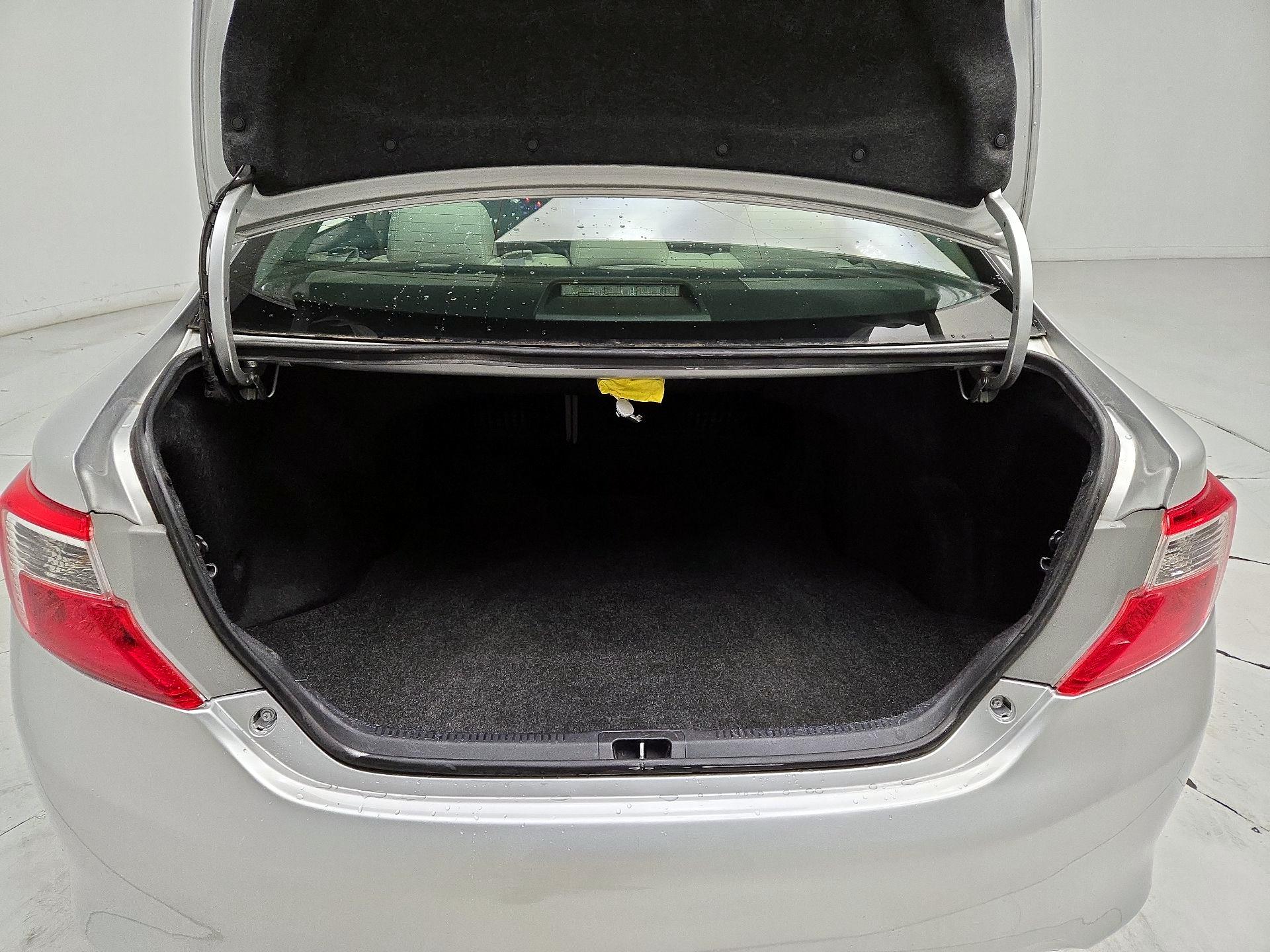 Thumbnail: 2014 Toyota Camry - 20