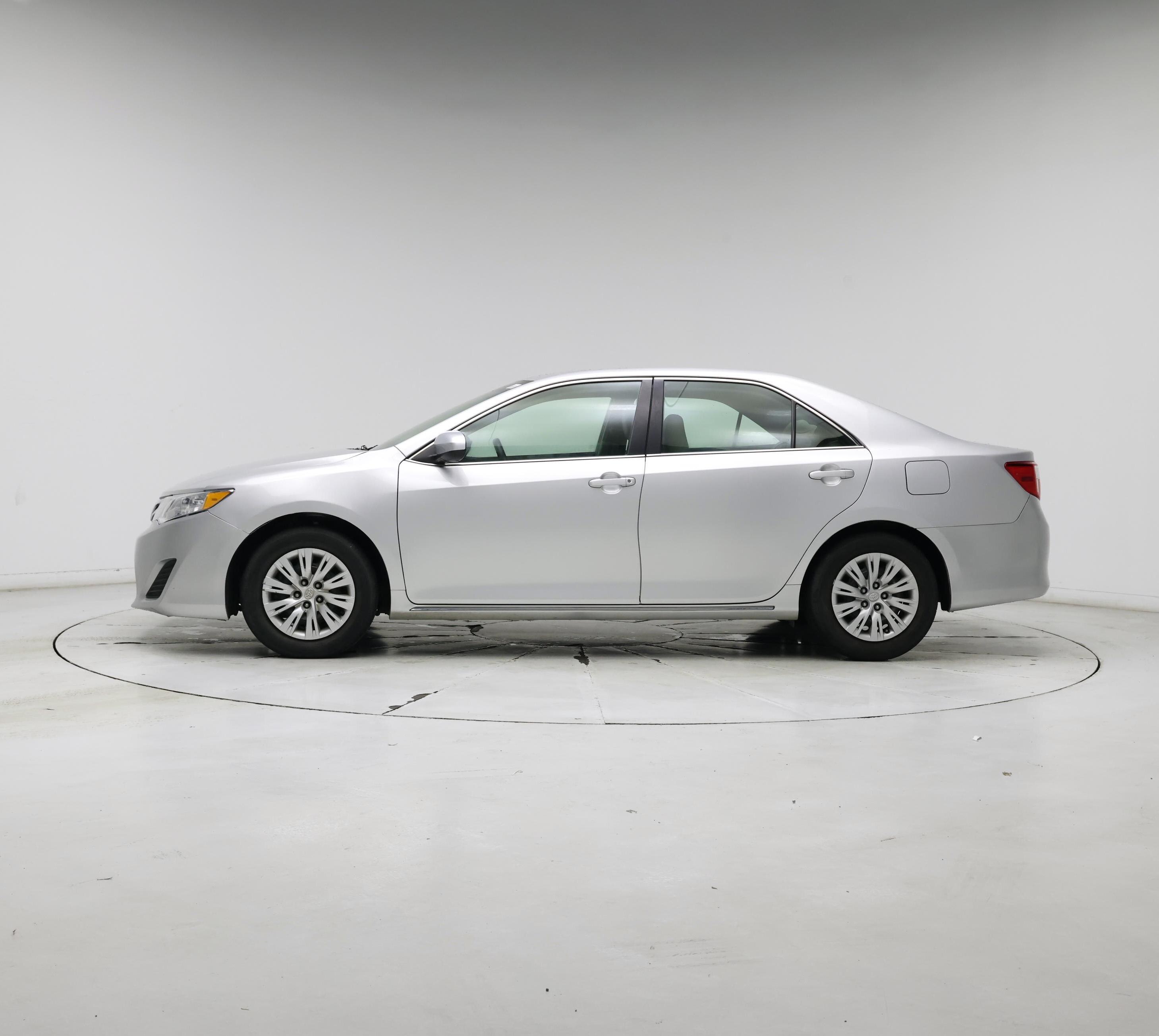 Thumbnail: 2014 Toyota Camry - 3