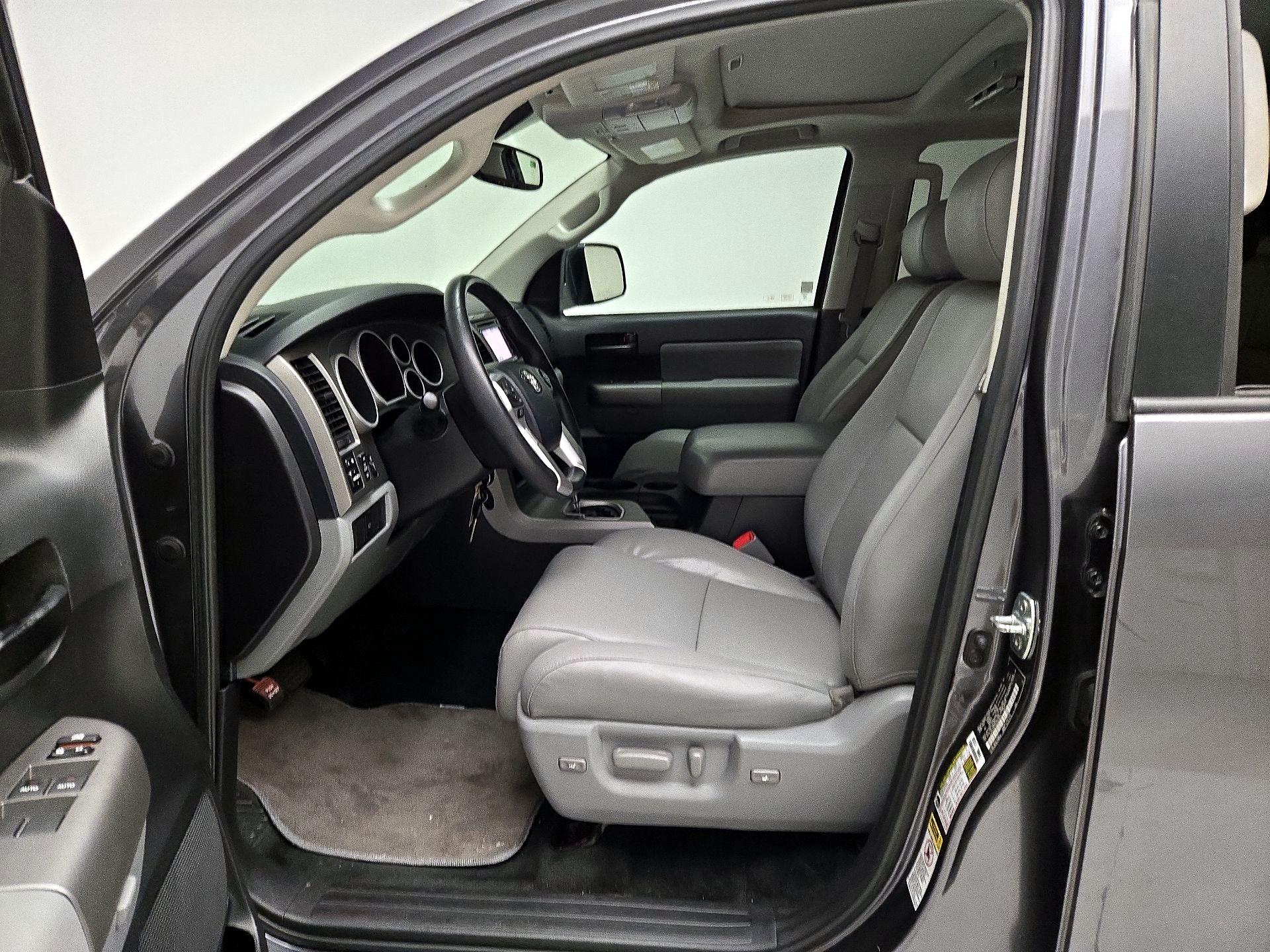 Thumbnail: 2016 Toyota Sequoia - 11