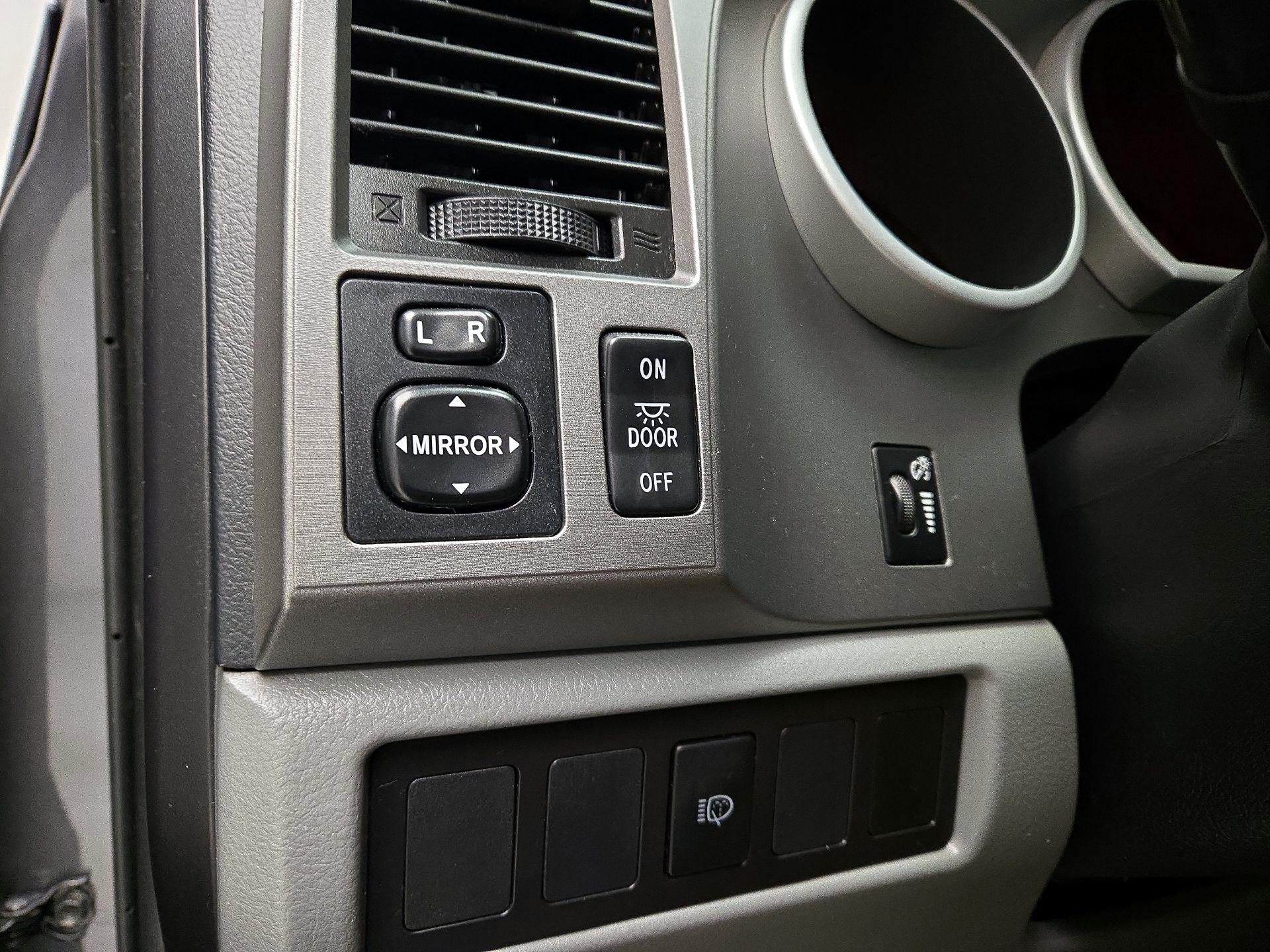 Thumbnail: 2016 Toyota Sequoia - 13