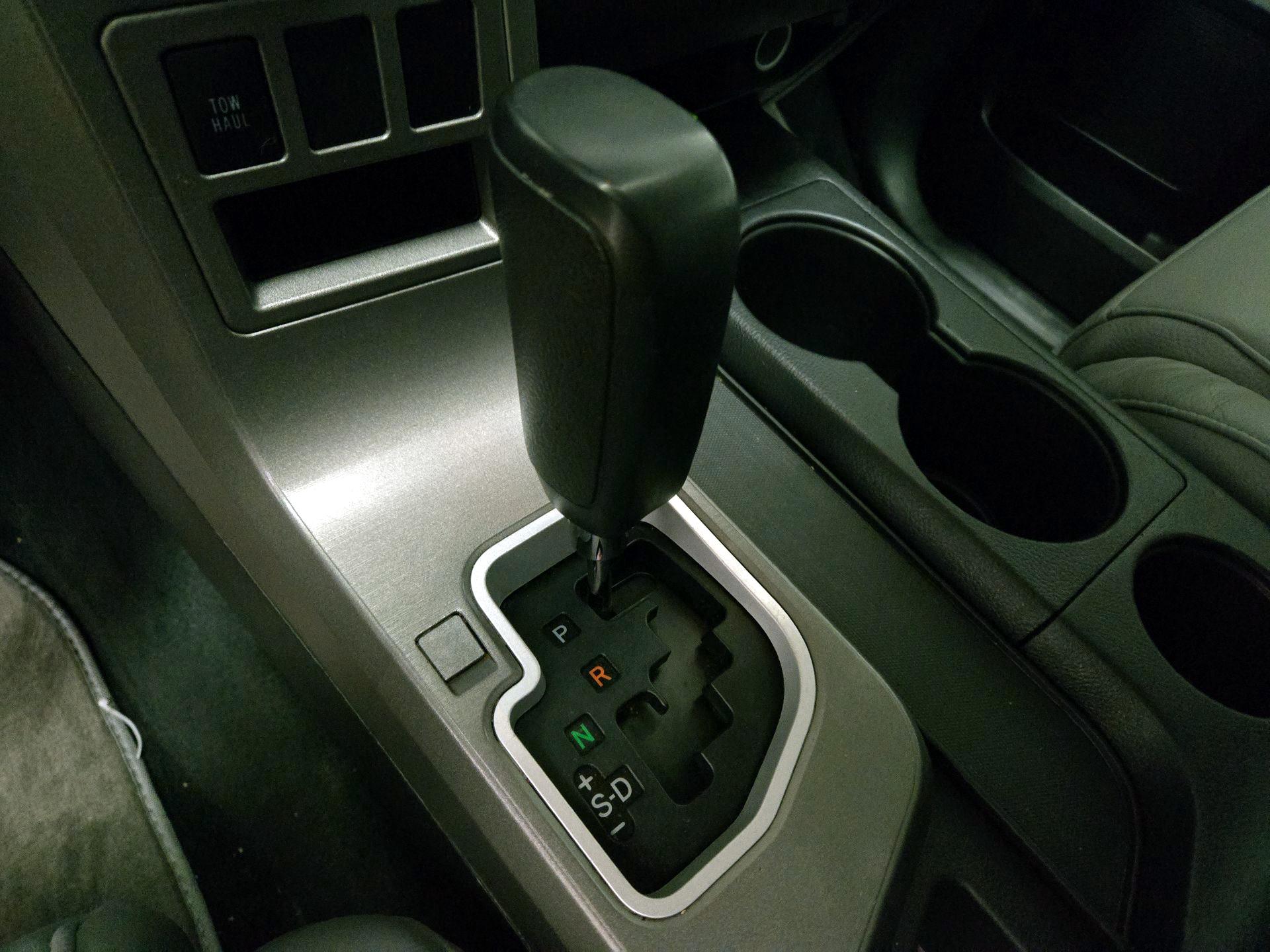 Thumbnail: 2016 Toyota Sequoia - 18