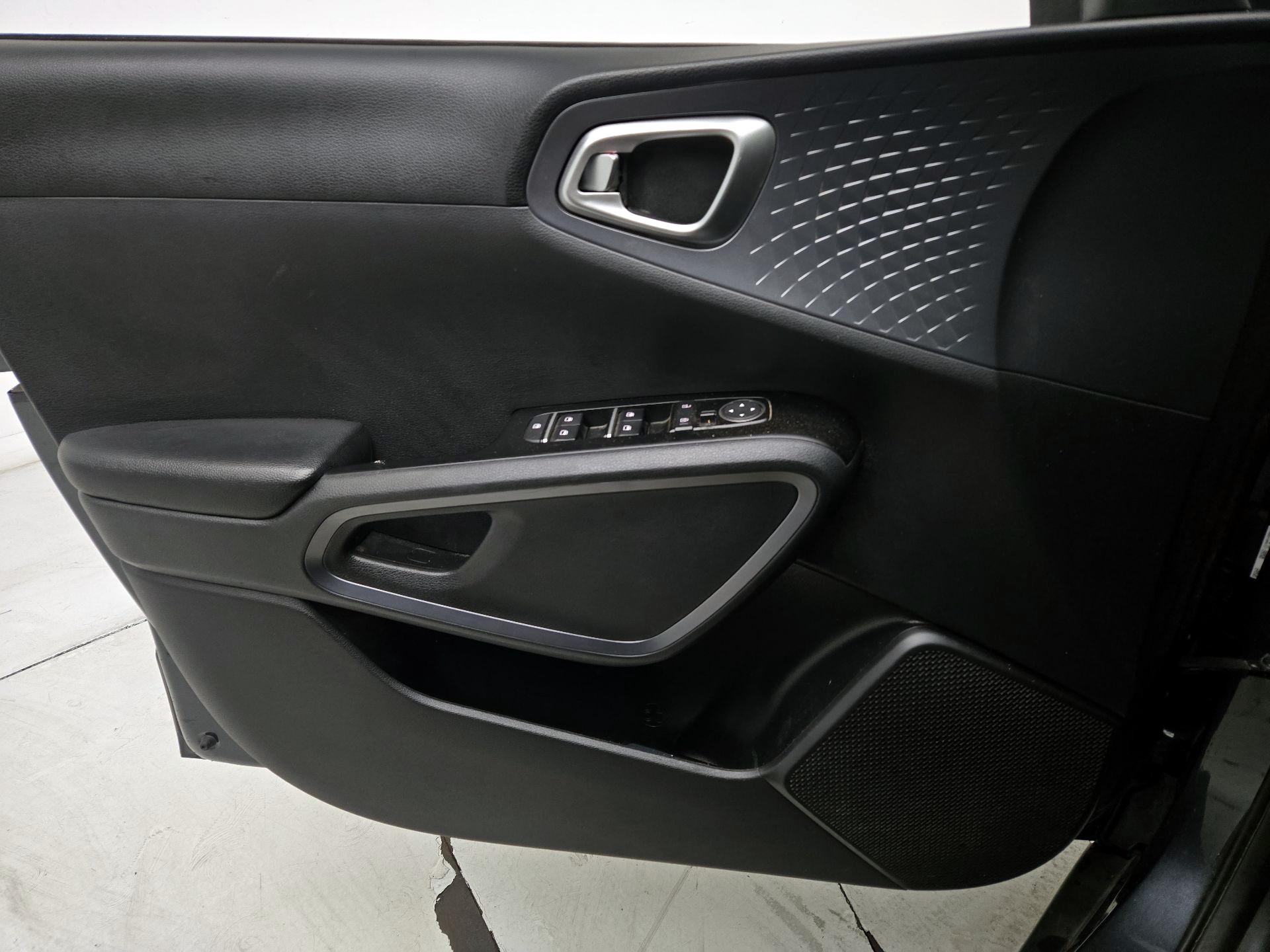 Thumbnail: 2020 Kia Soul - 12