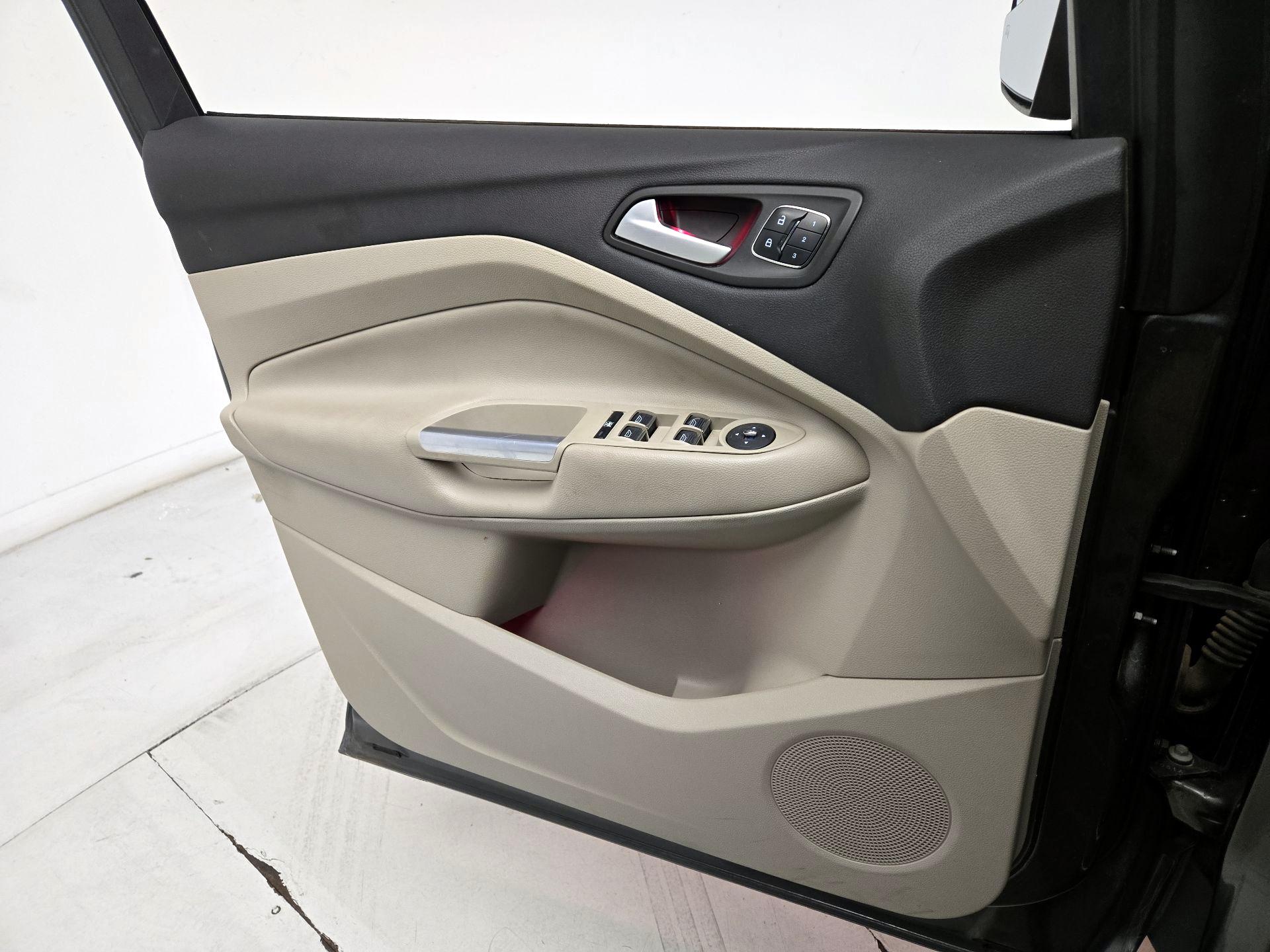 Thumbnail: 2015 Ford Escape - 12