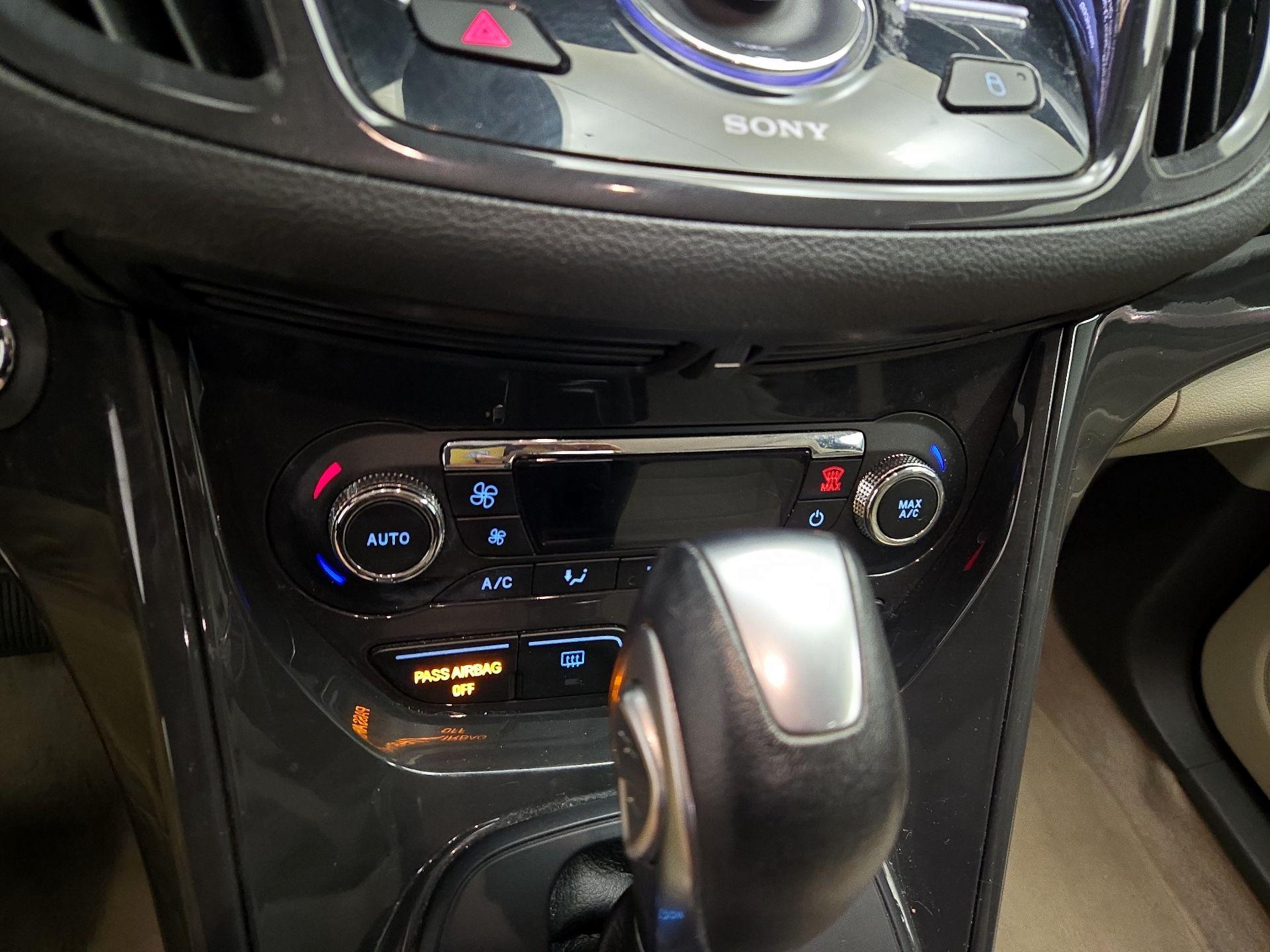 Thumbnail: 2015 Ford Escape - 16