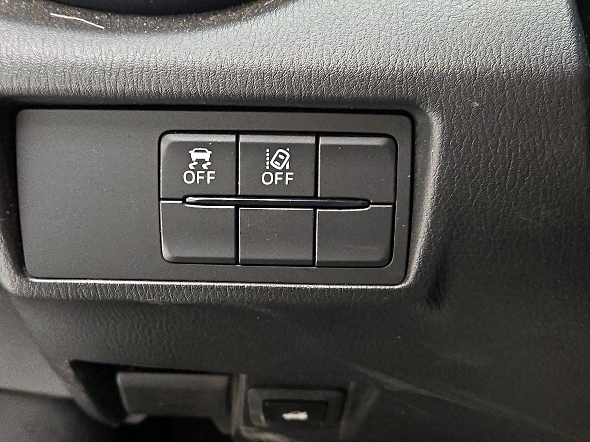 Thumbnail: 2023 Mazda MX-5 Miata - 13