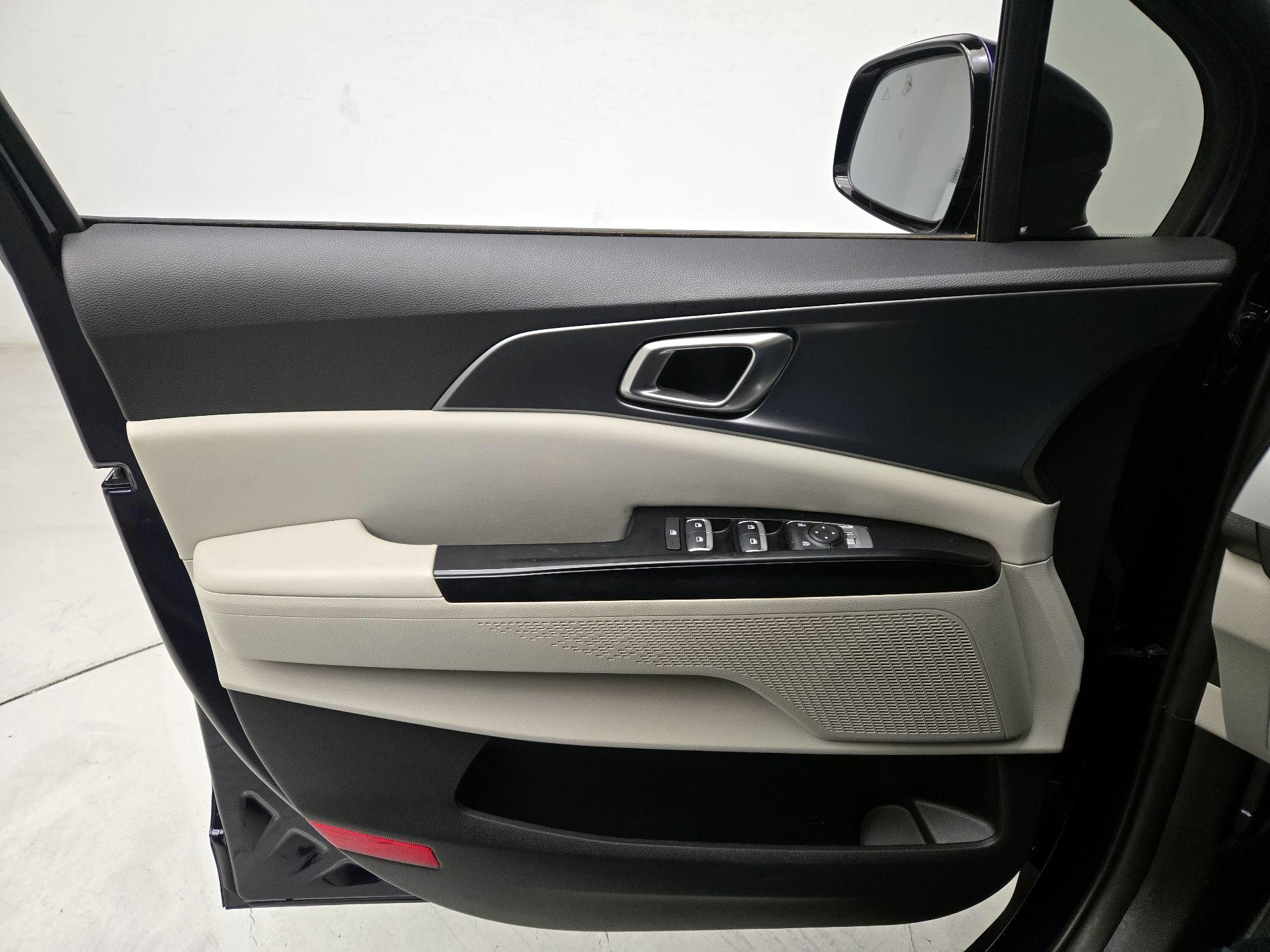 Thumbnail: 2024 Kia Carnival - 12