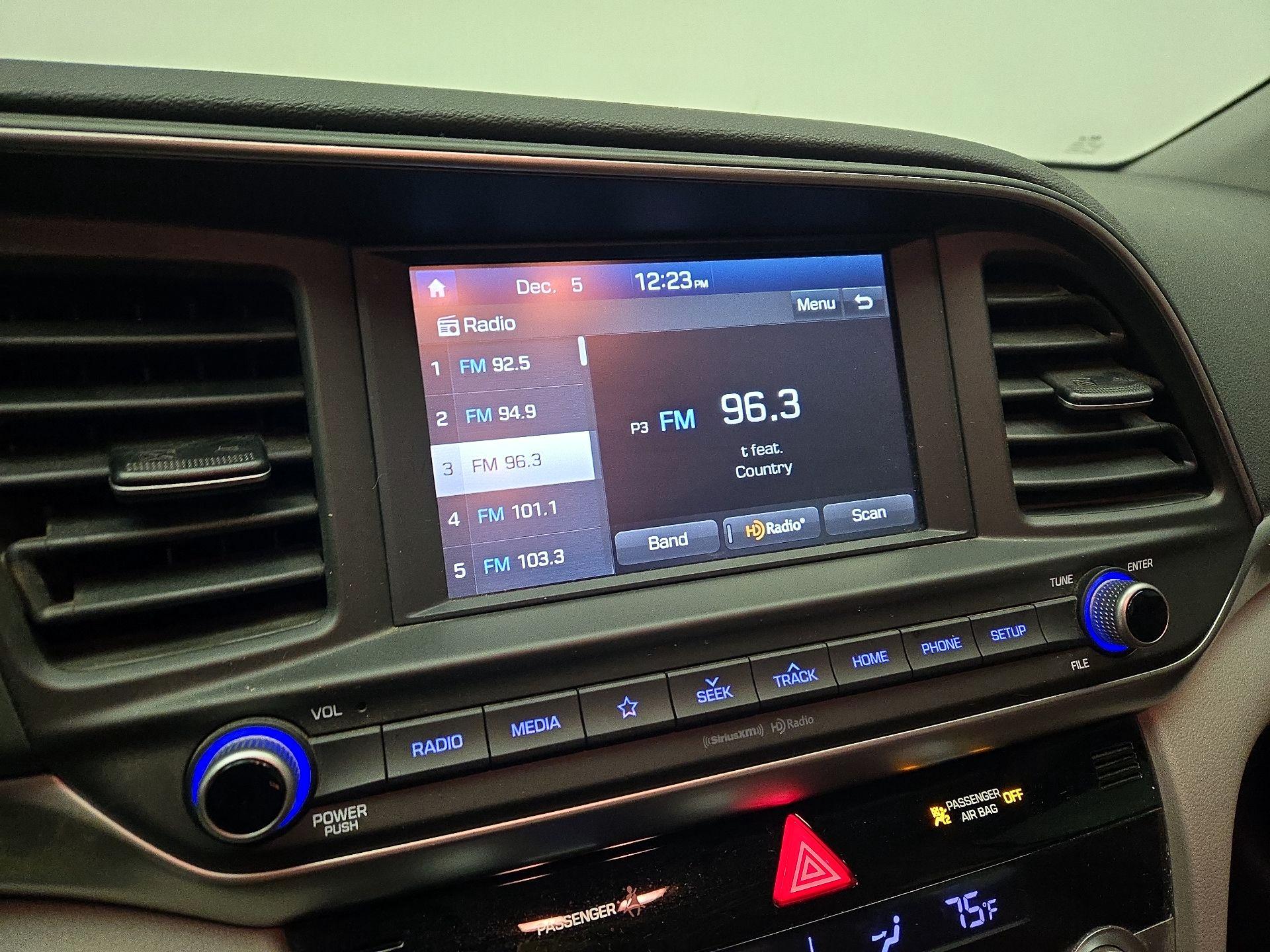 Thumbnail: 2020 Hyundai Elantra - 15