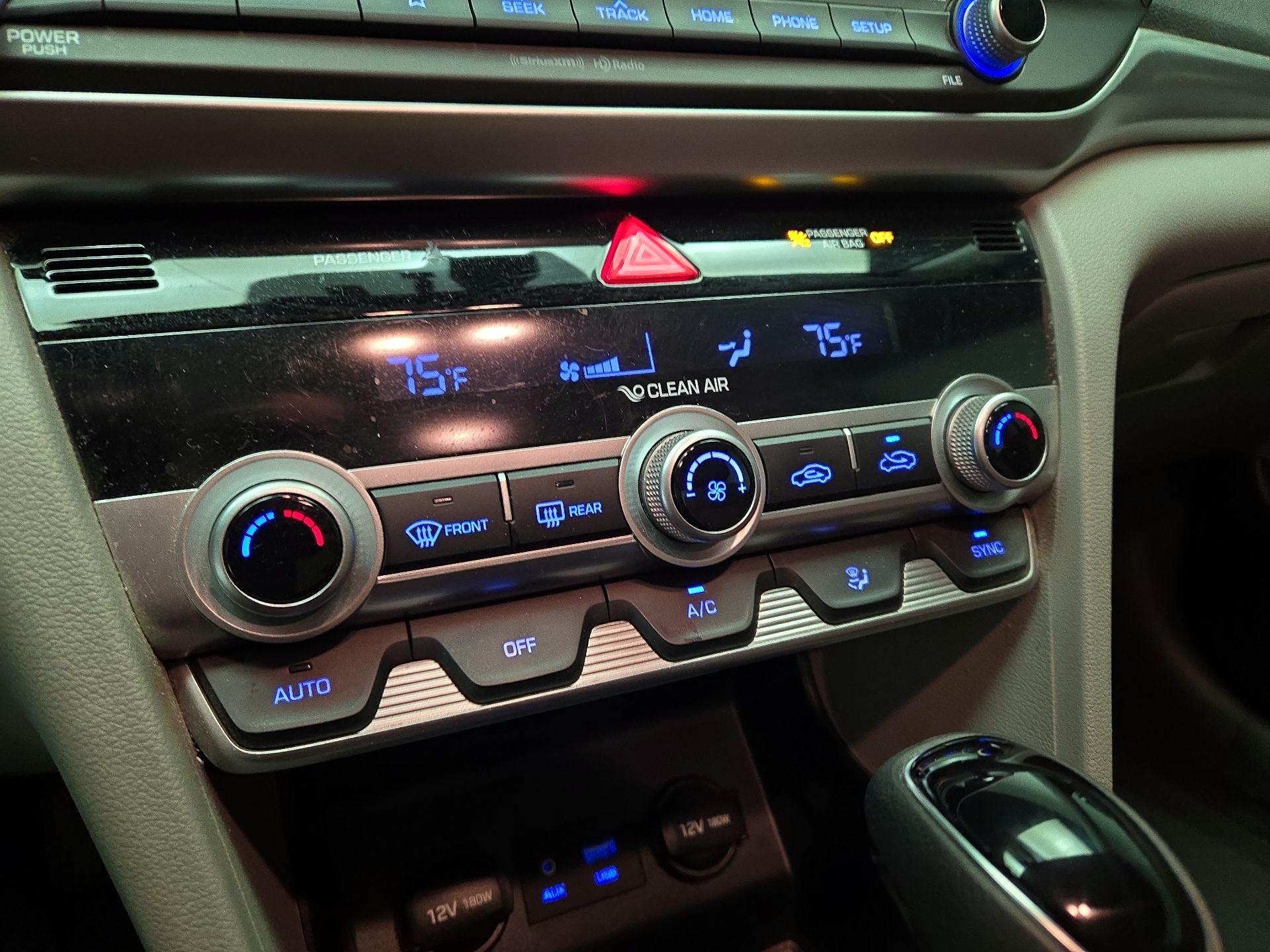 Thumbnail: 2020 Hyundai Elantra - 16