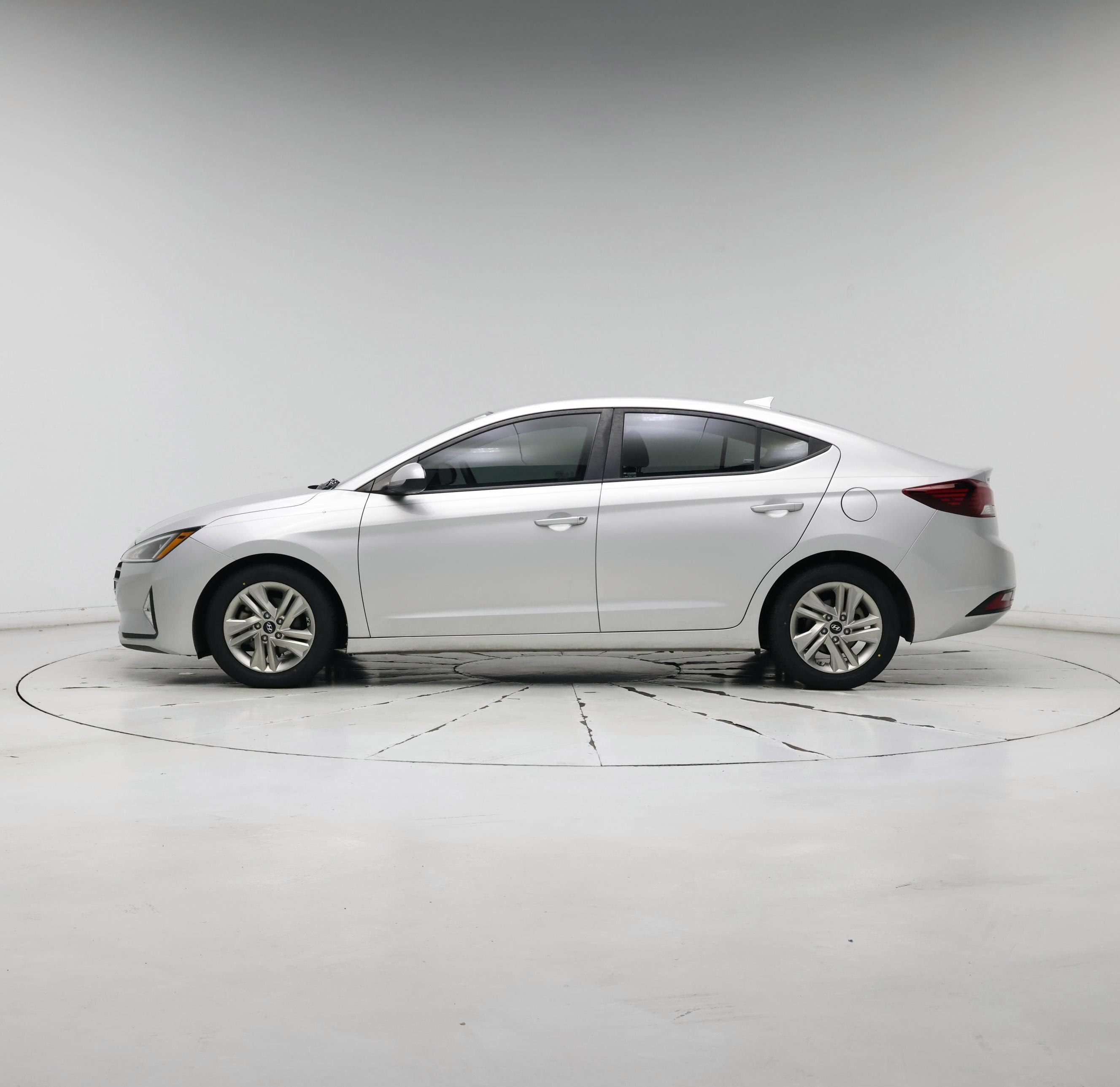 Thumbnail: 2020 Hyundai Elantra - 3