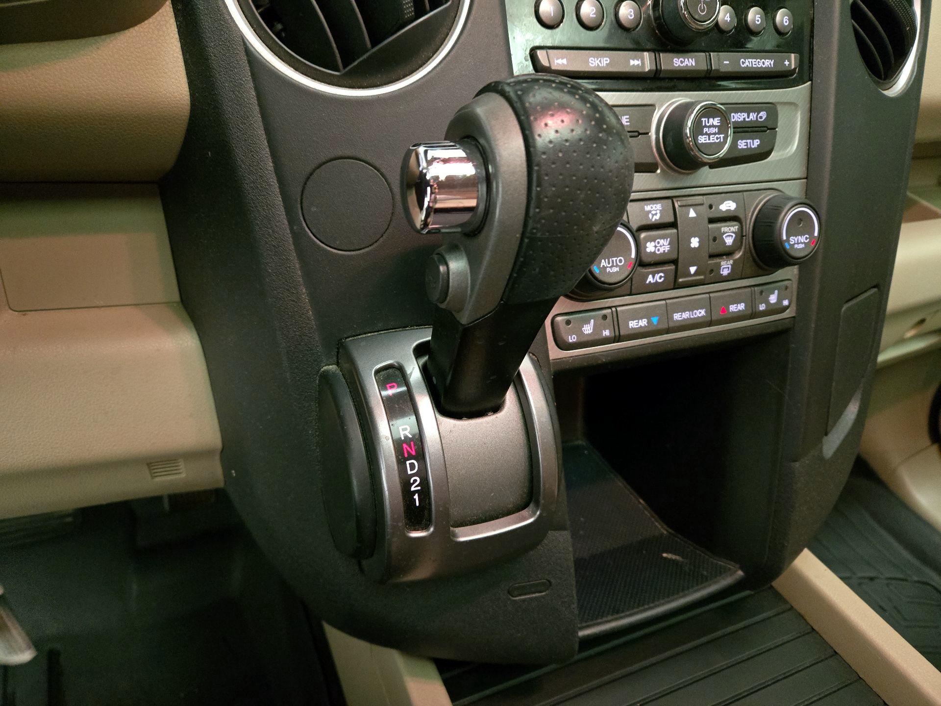 Thumbnail: 2015 Honda Pilot - 17