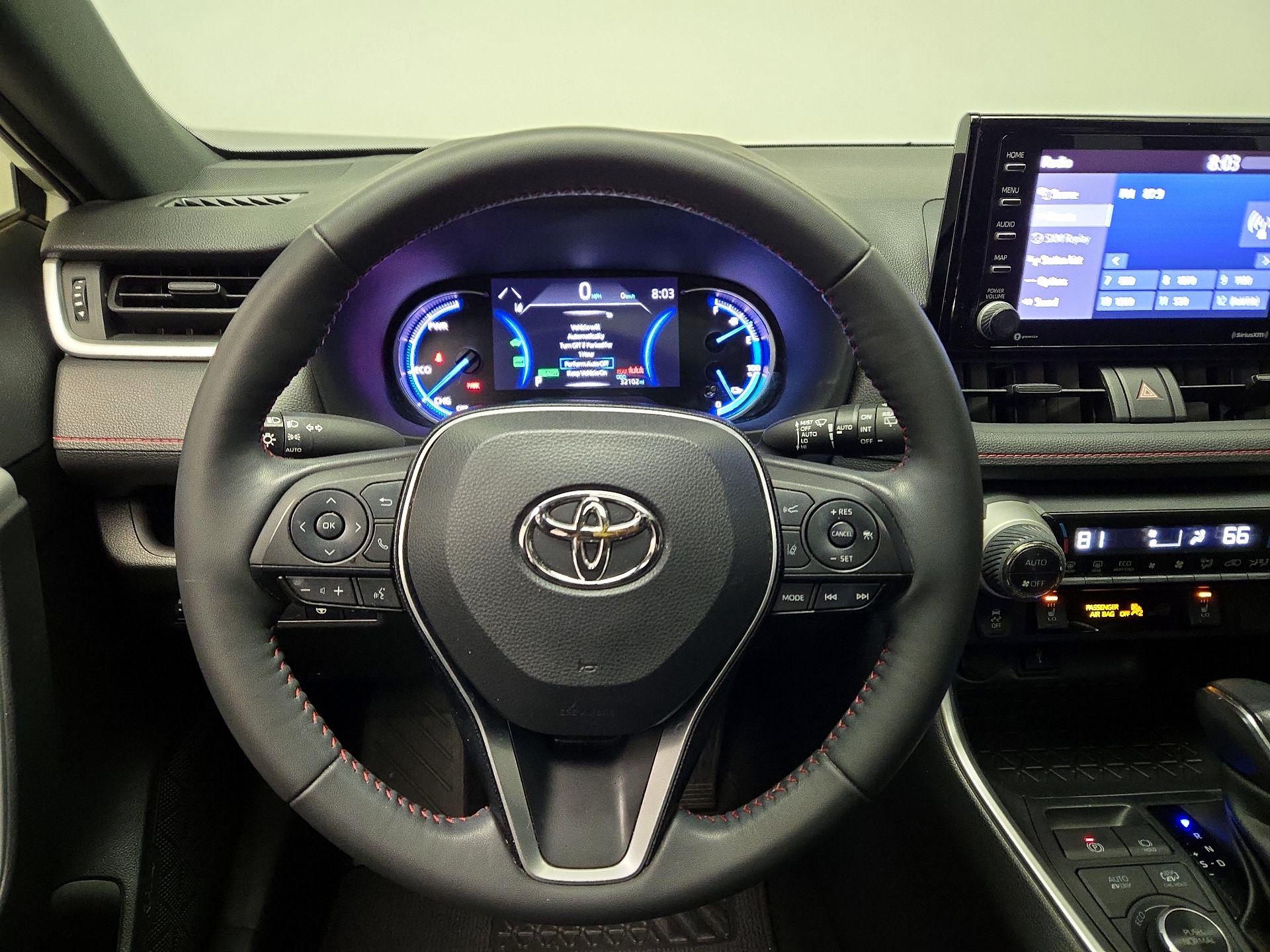 Thumbnail: 2022 Toyota RAV4 - 10