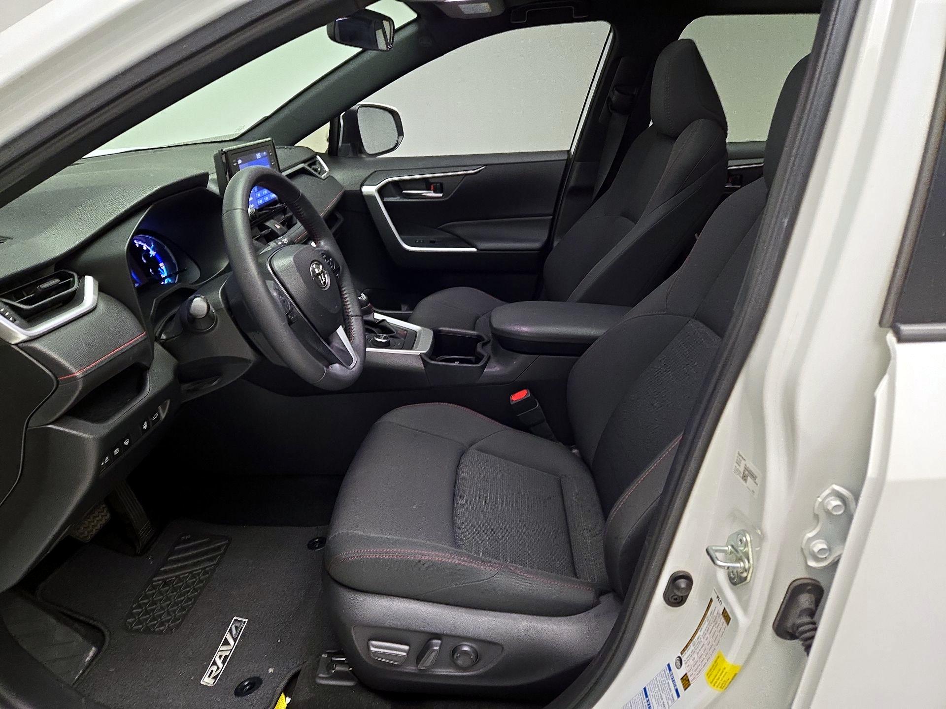 Thumbnail: 2022 Toyota RAV4 - 11