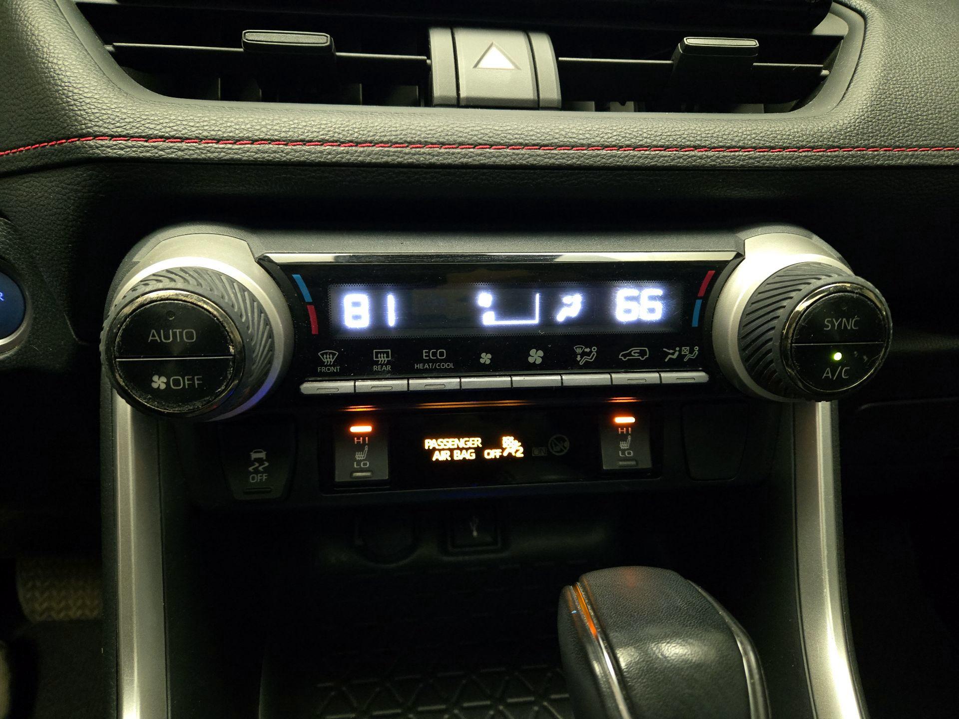 Thumbnail: 2022 Toyota RAV4 - 16