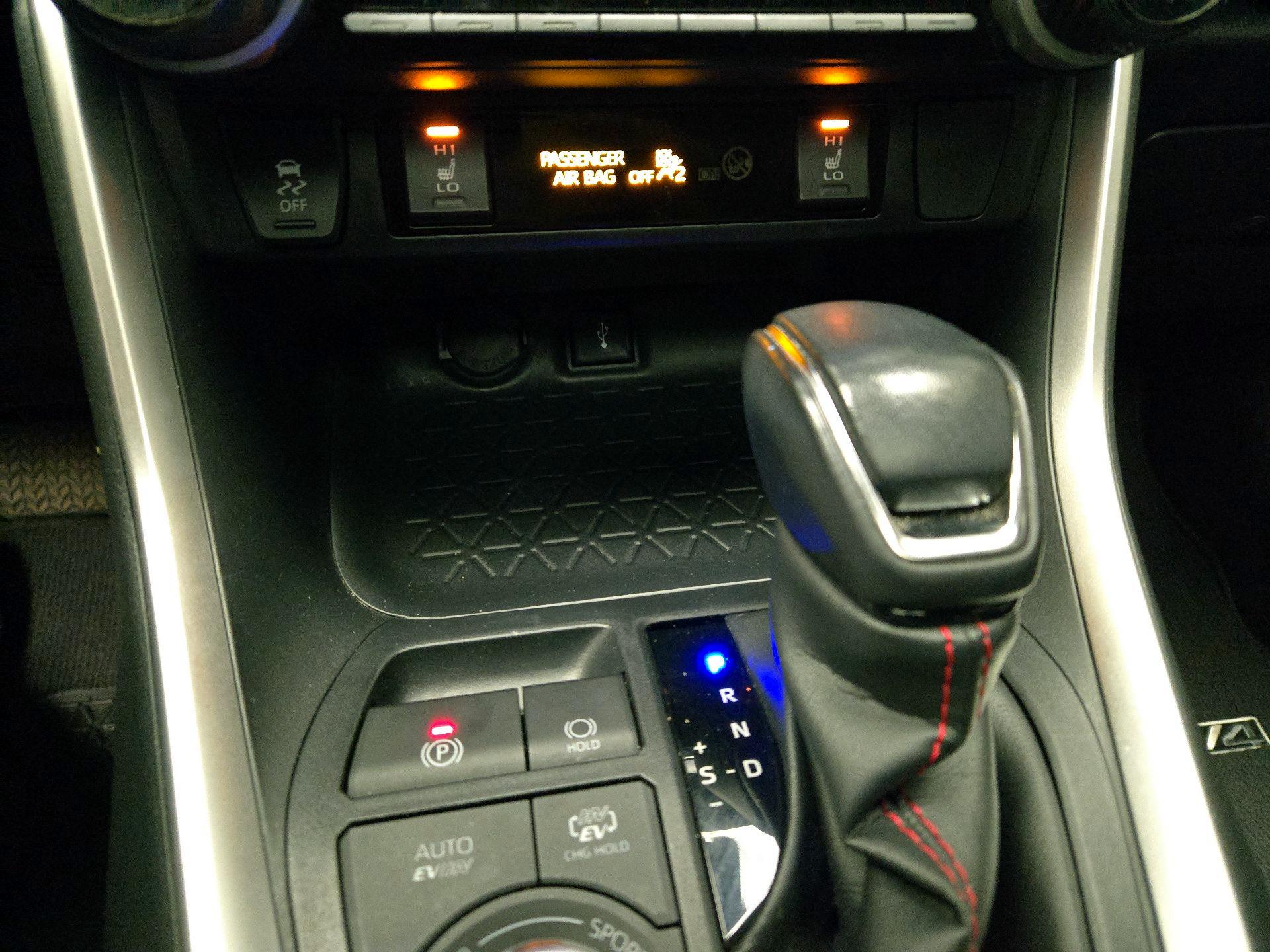 Thumbnail: 2022 Toyota RAV4 - 17