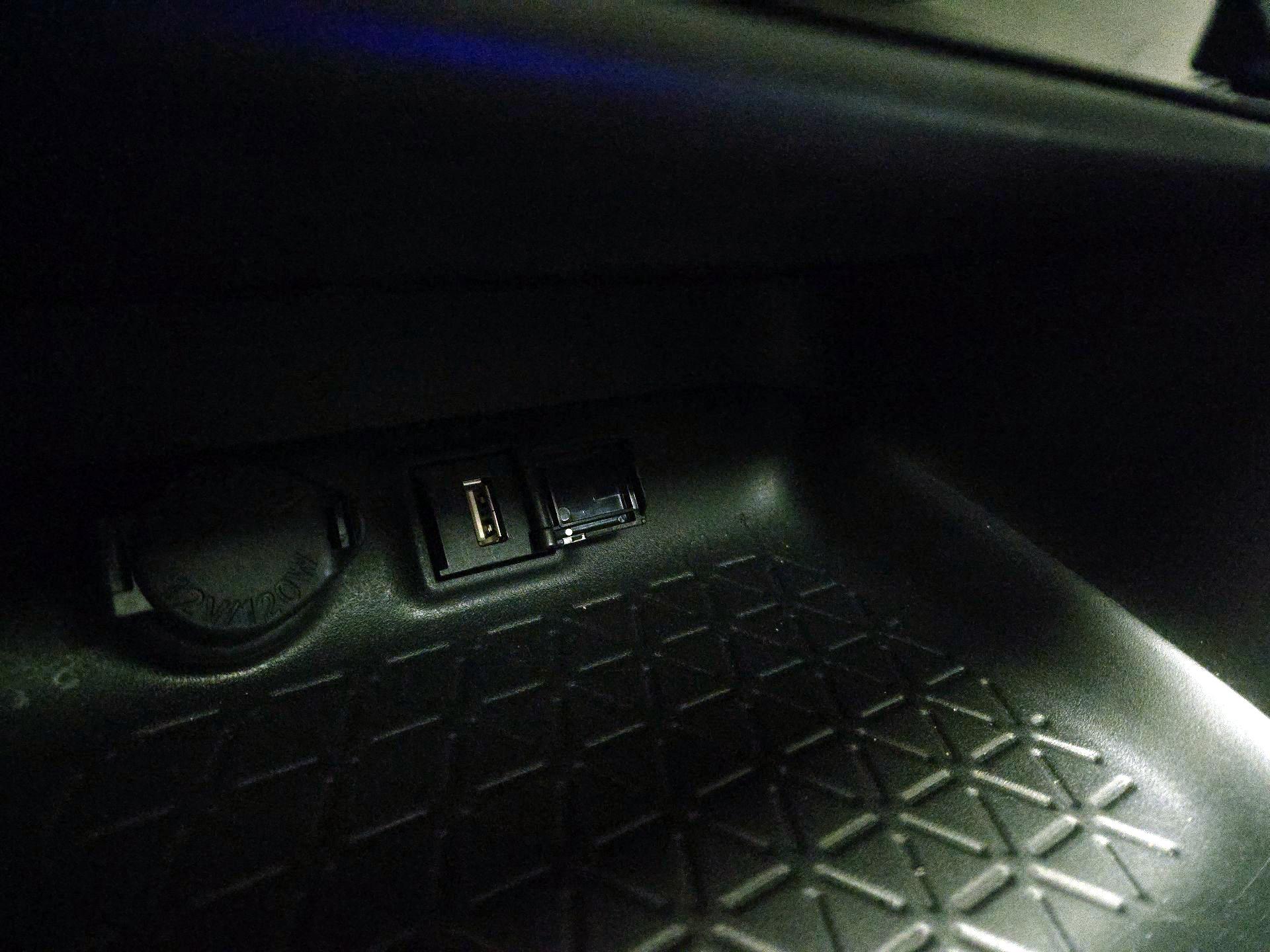 Thumbnail: 2022 Toyota RAV4 - 18