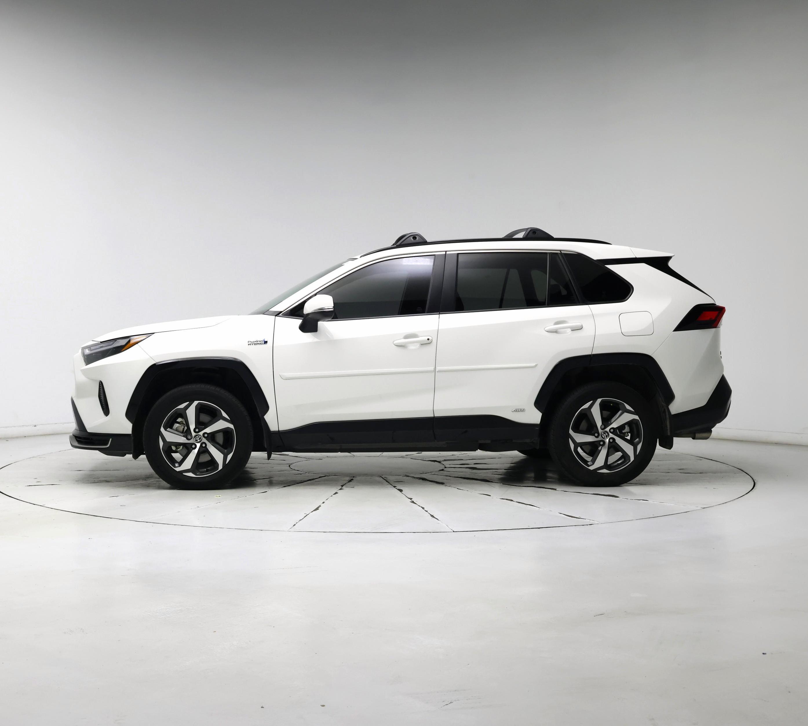 Thumbnail: 2022 Toyota RAV4 - 3