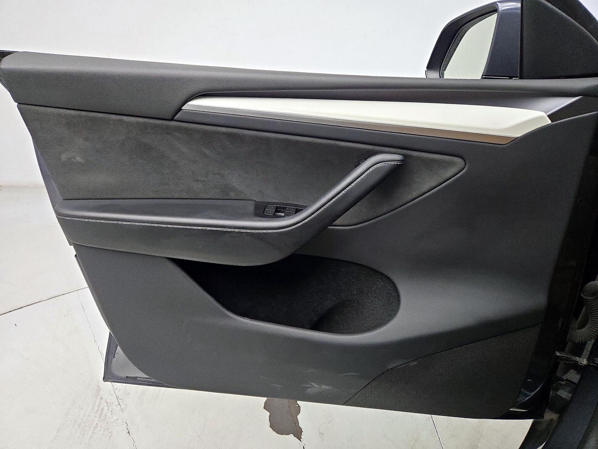 Thumbnail: 2023 Tesla Model Y - 12