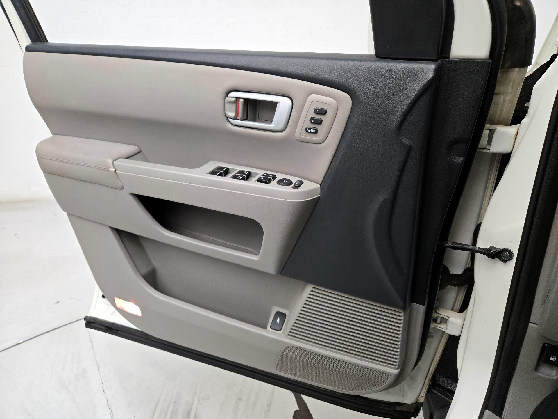 Thumbnail: 2015 Honda Pilot - 12