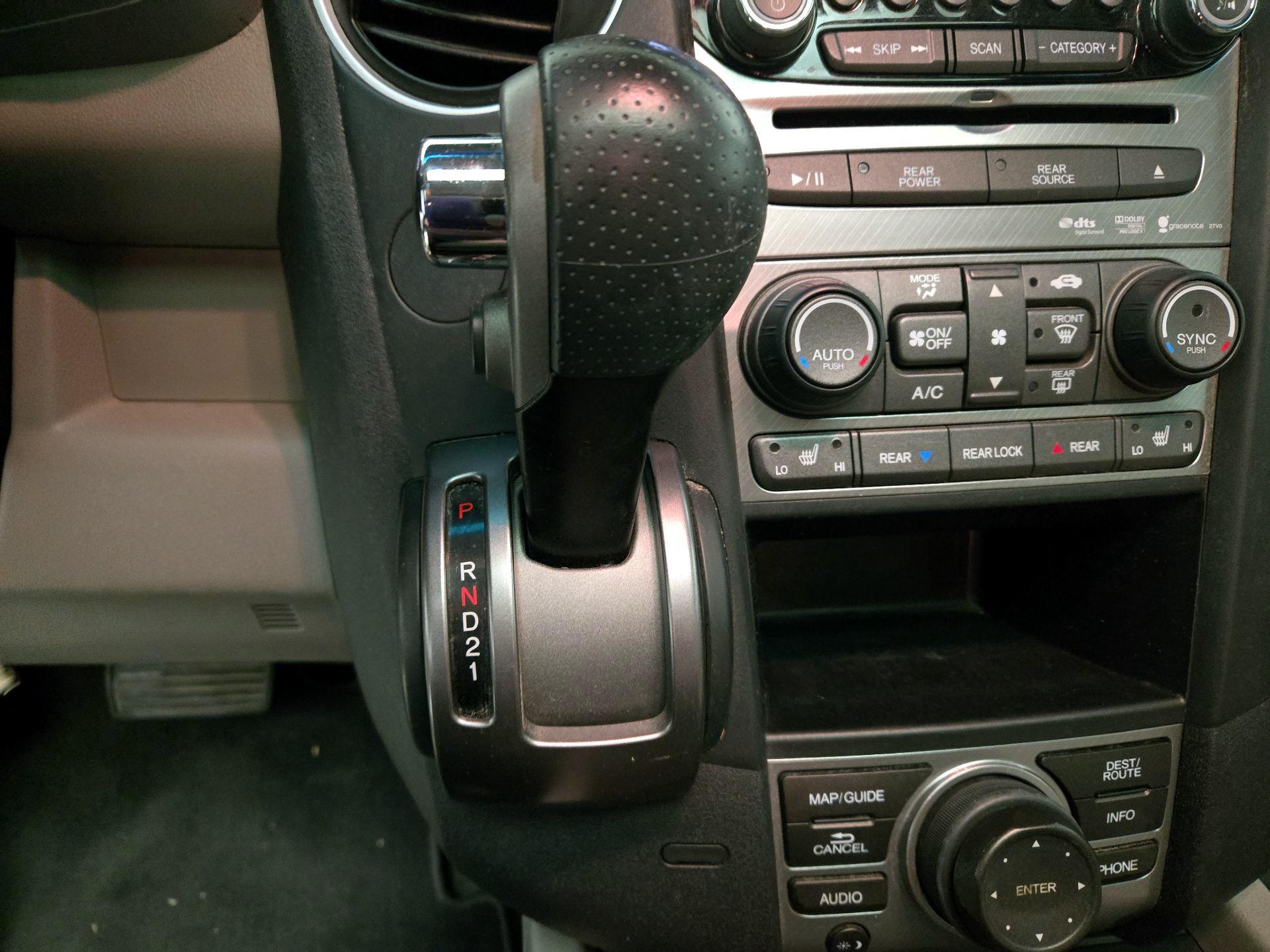 Thumbnail: 2015 Honda Pilot - 16