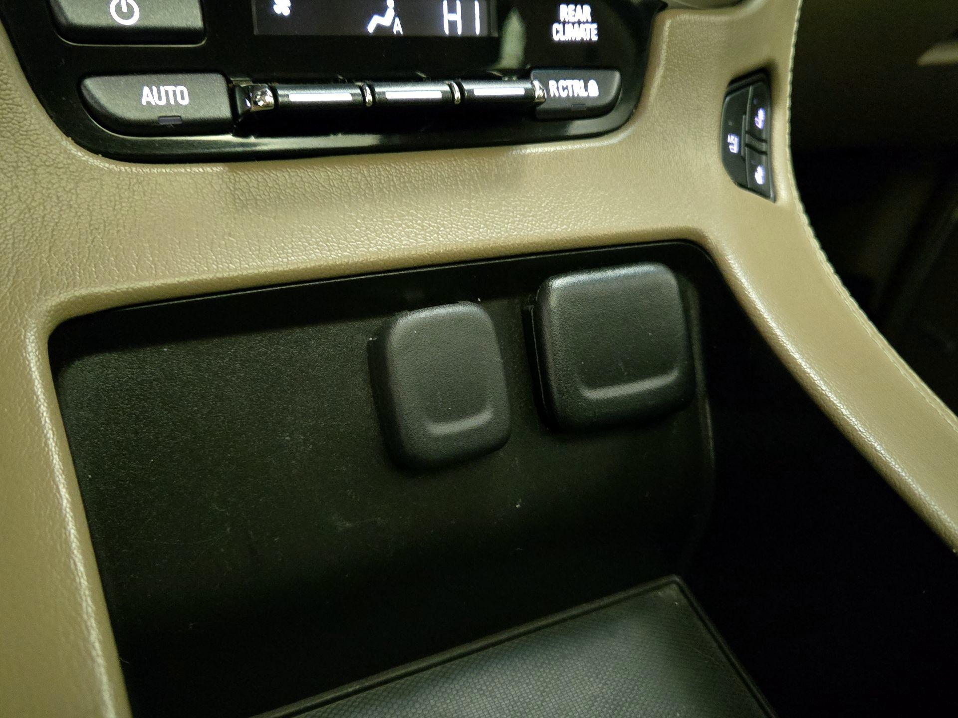 Thumbnail: 2016 GMC Yukon - 19