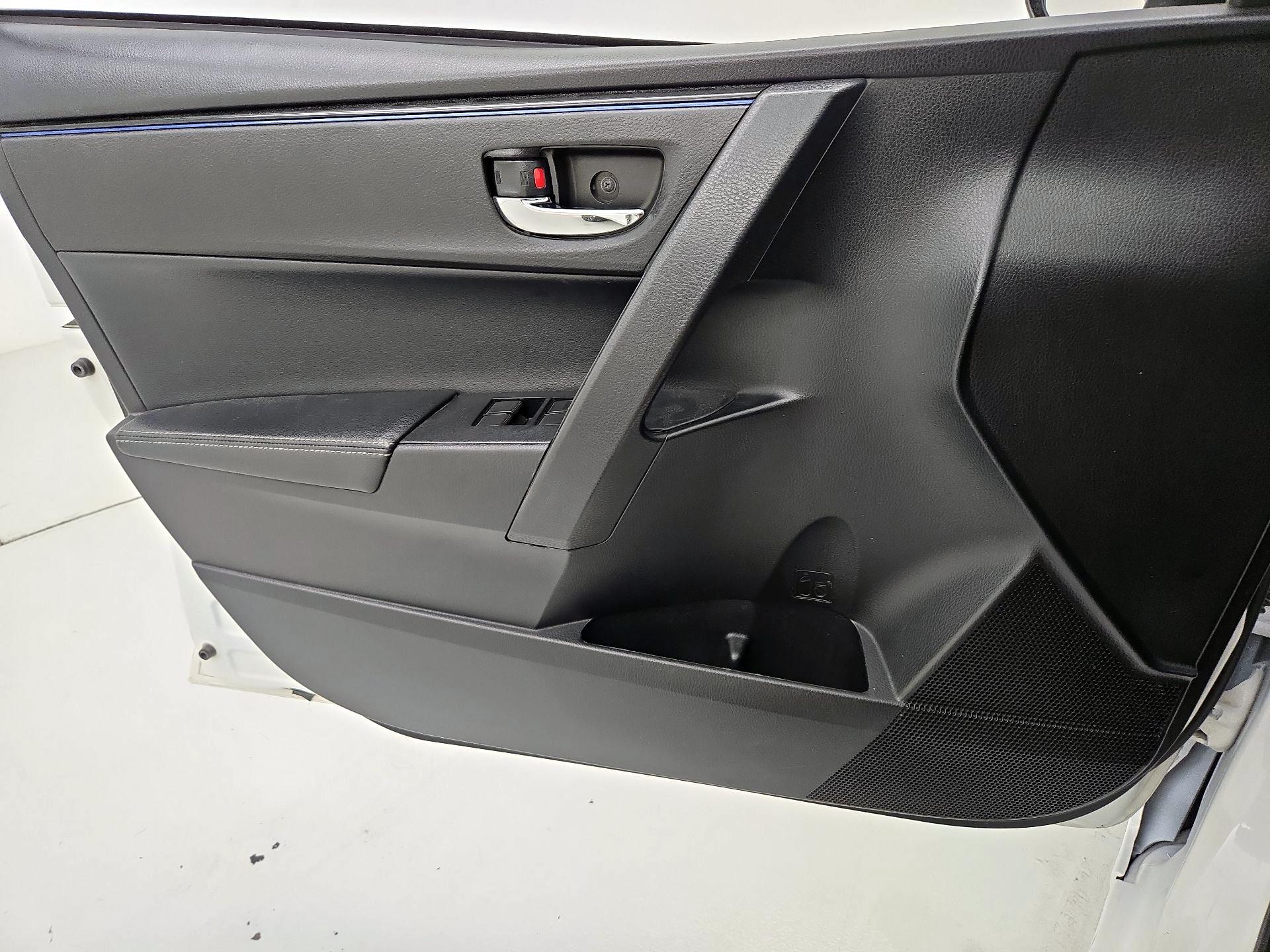 Thumbnail: 2017 Toyota Corolla - 12