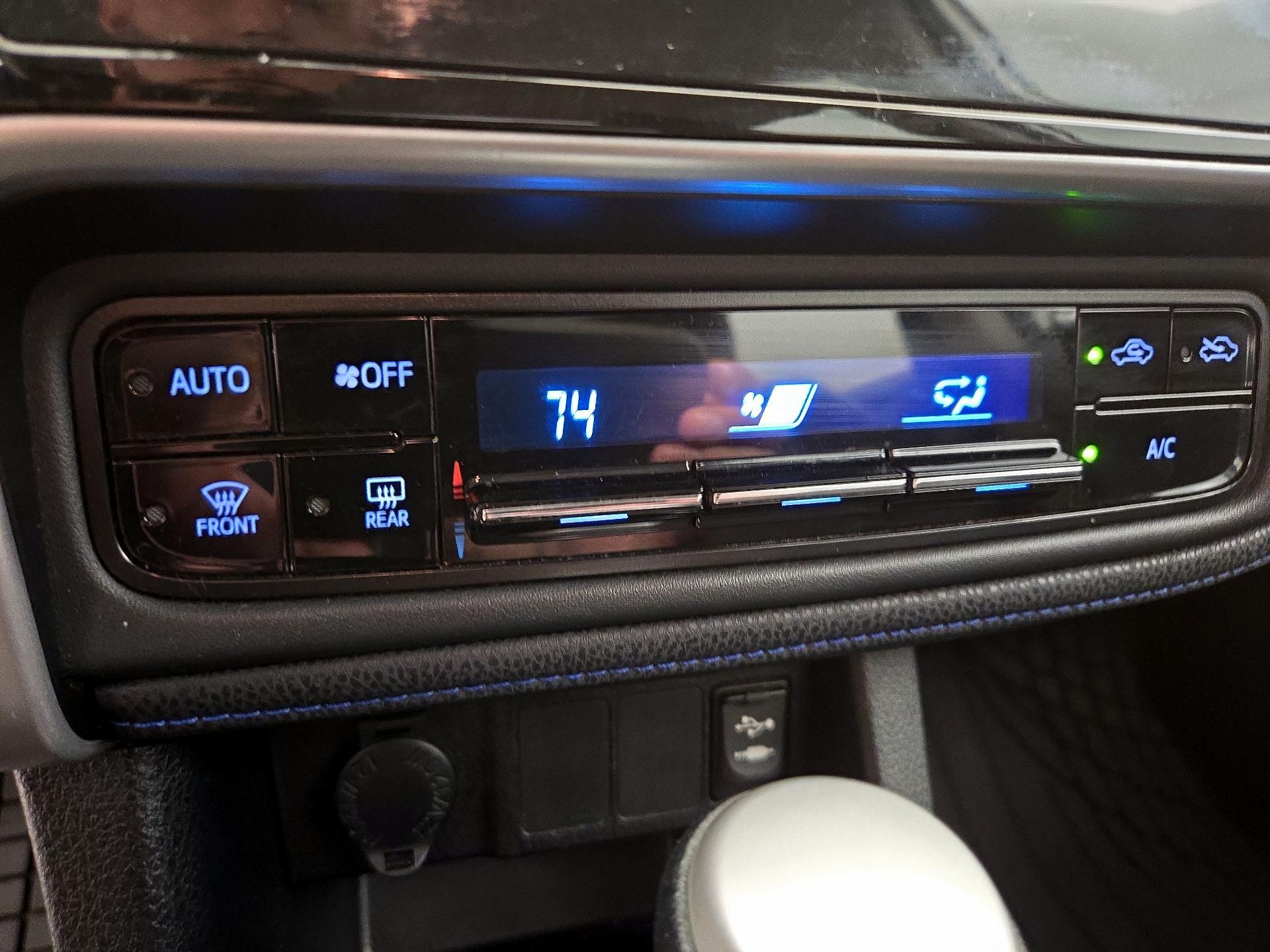 Thumbnail: 2017 Toyota Corolla - 16