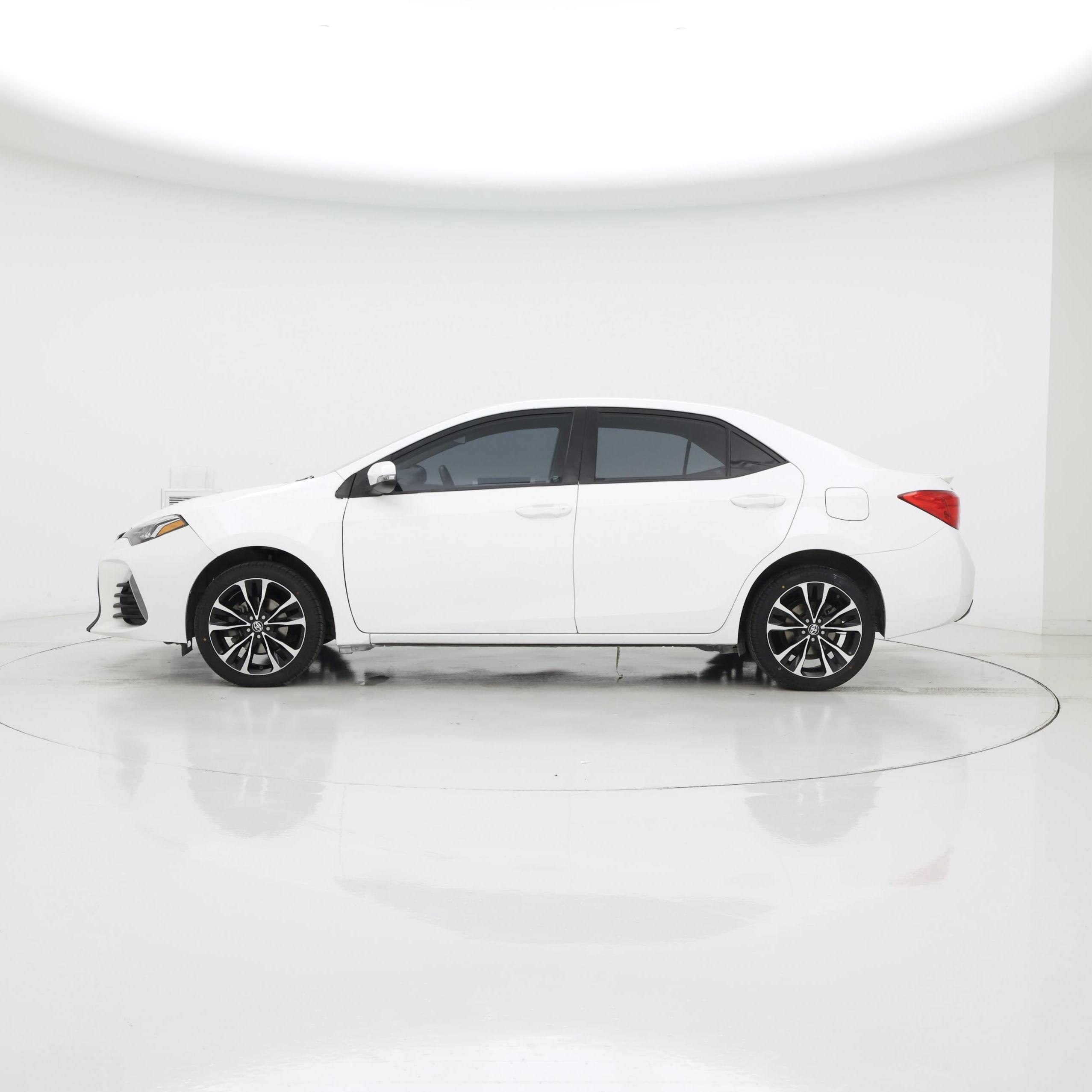 Thumbnail: 2017 Toyota Corolla - 3