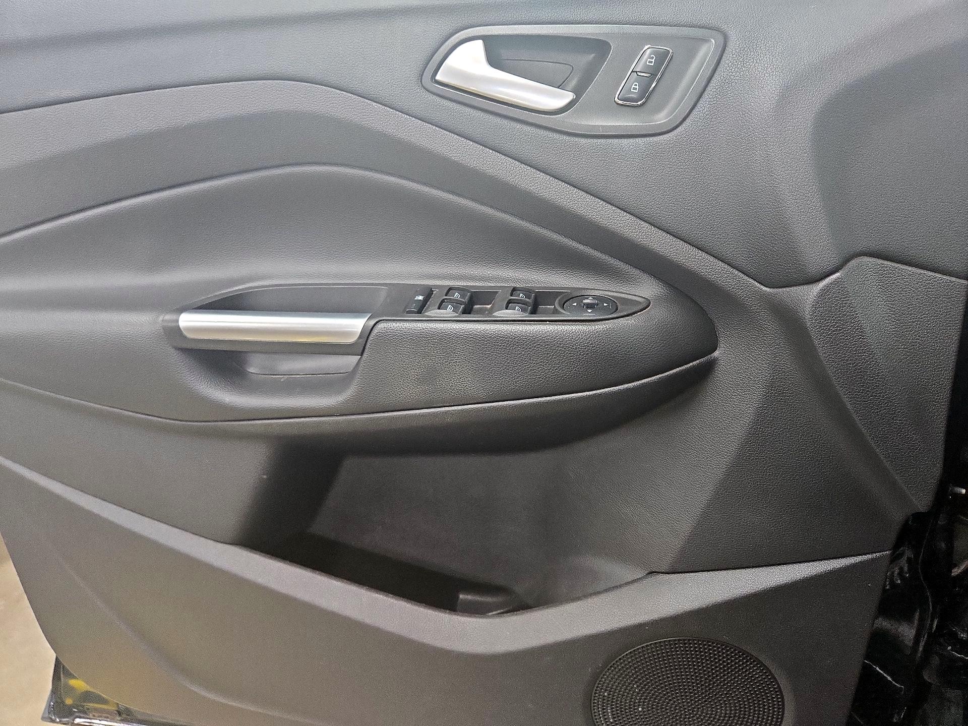 Thumbnail: 2016 Ford Escape - 12