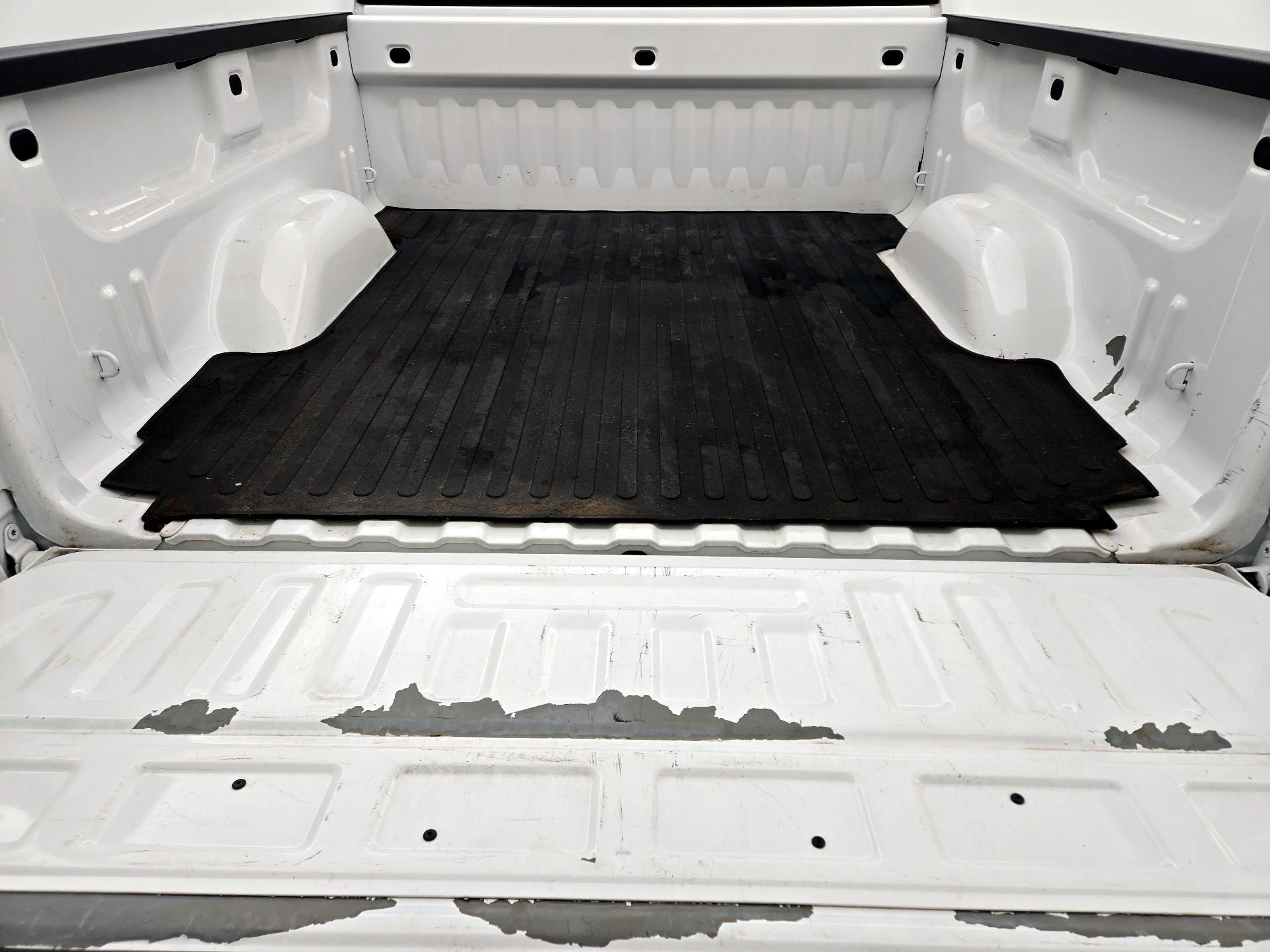 Thumbnail: 2015 Chevrolet Silverado 1500 - 20