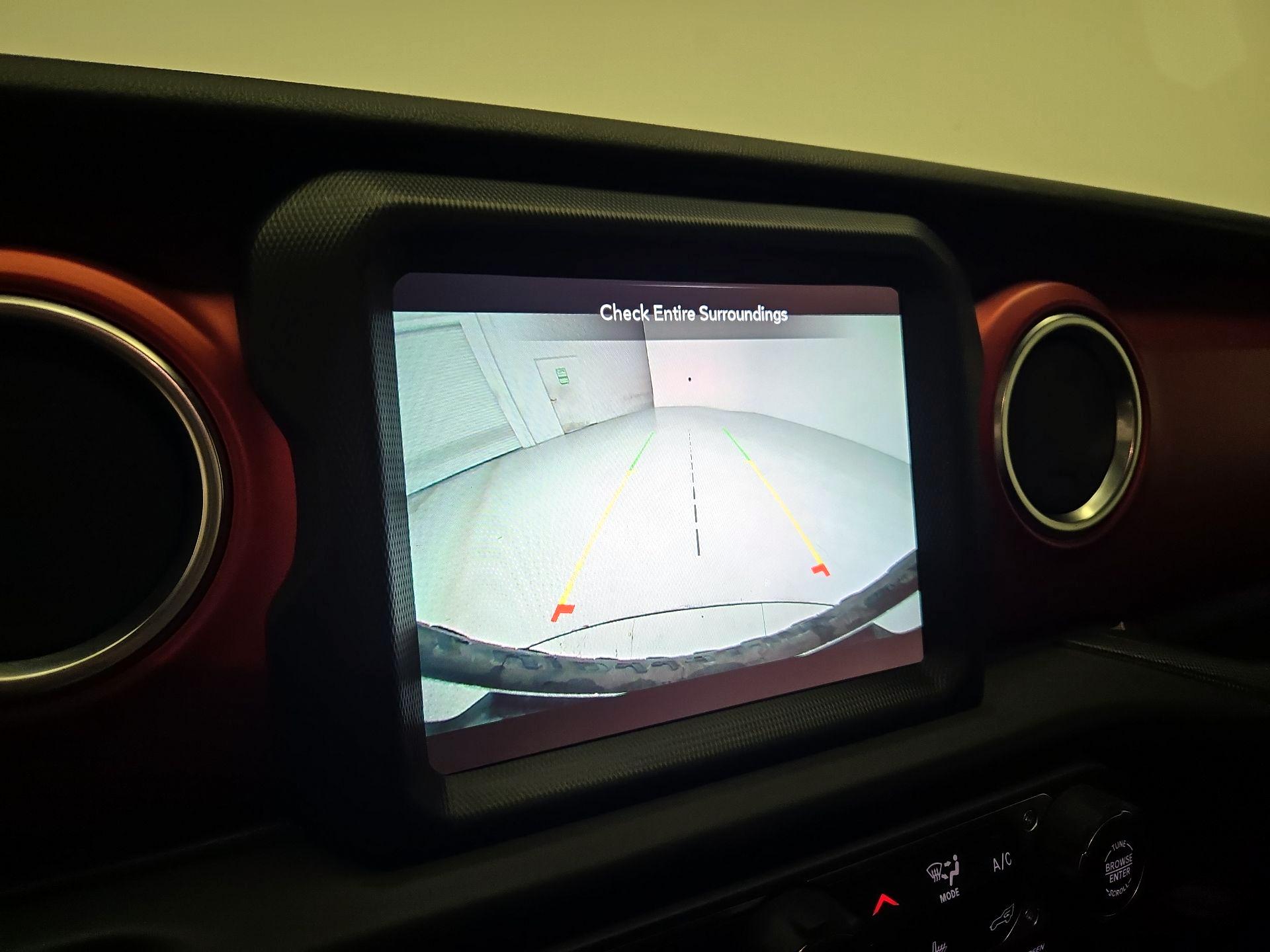 Thumbnail: 2020 Jeep Wrangler - 14