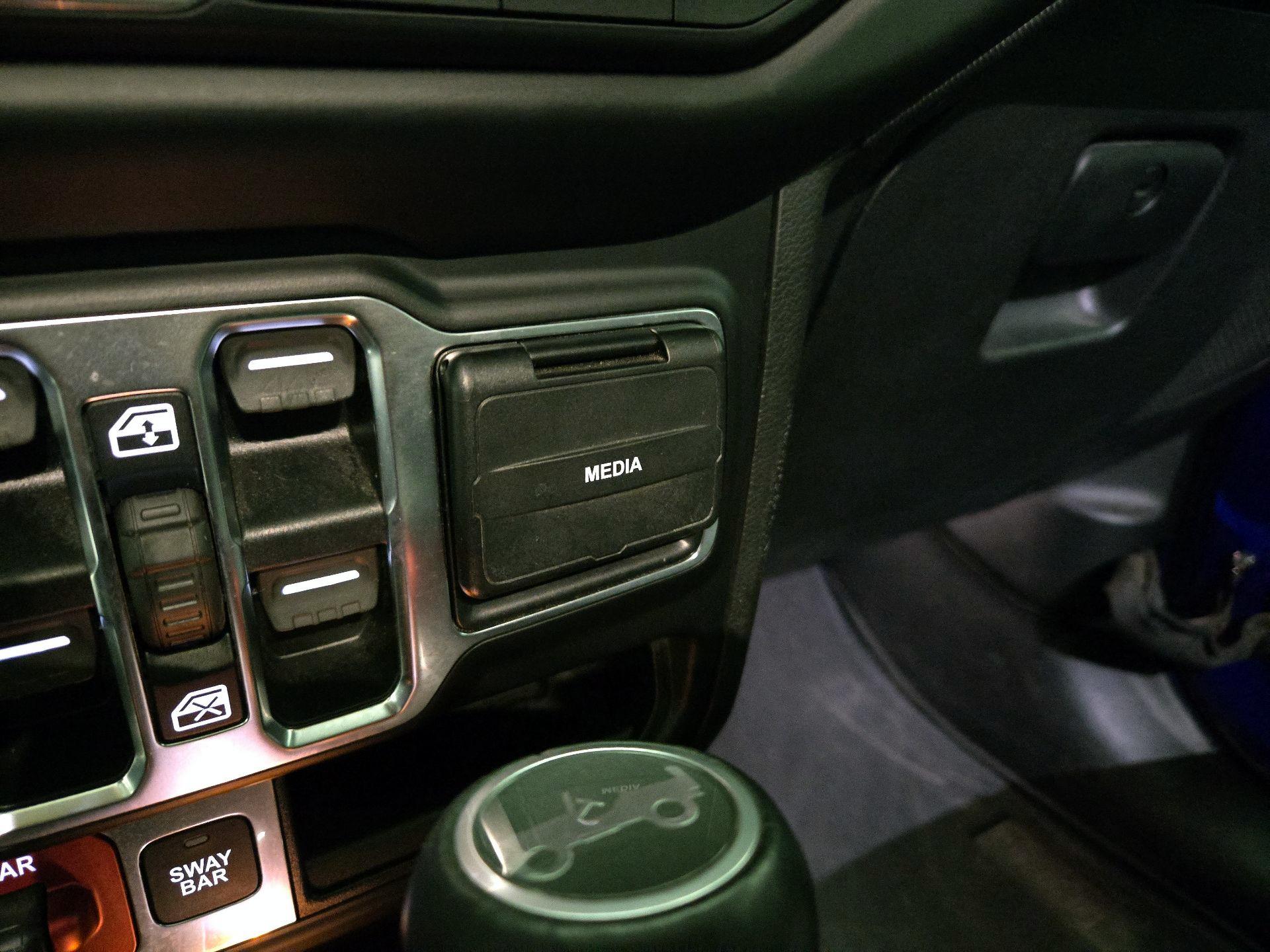 Thumbnail: 2020 Jeep Wrangler - 18