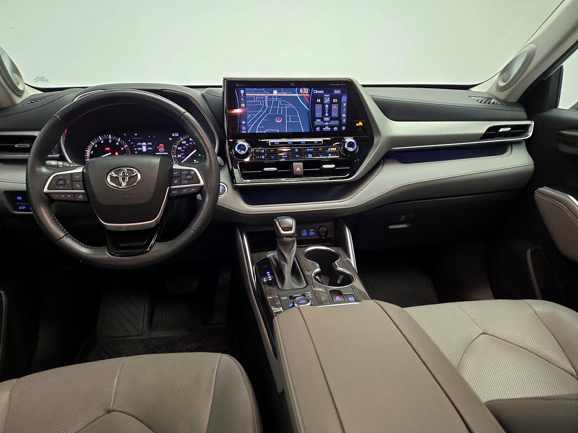 Thumbnail: 2022 Toyota Highlander - 9