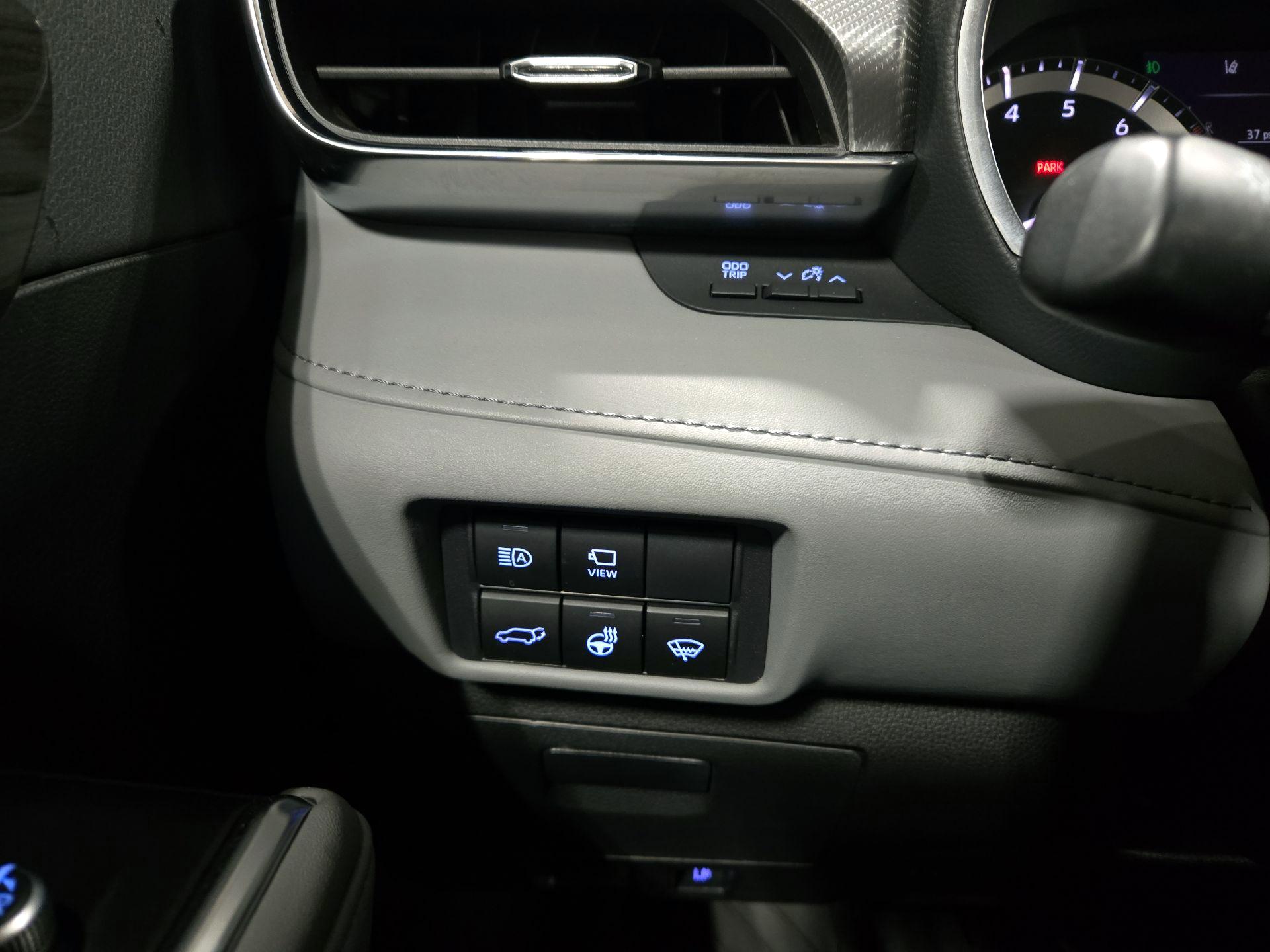 Thumbnail: 2022 Toyota Highlander - 13