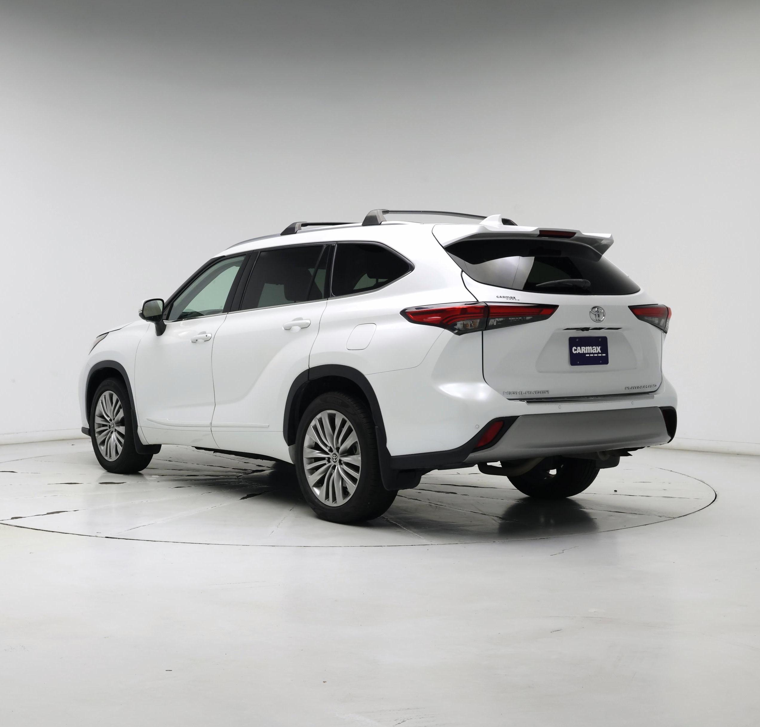 Thumbnail: 2022 Toyota Highlander - 2