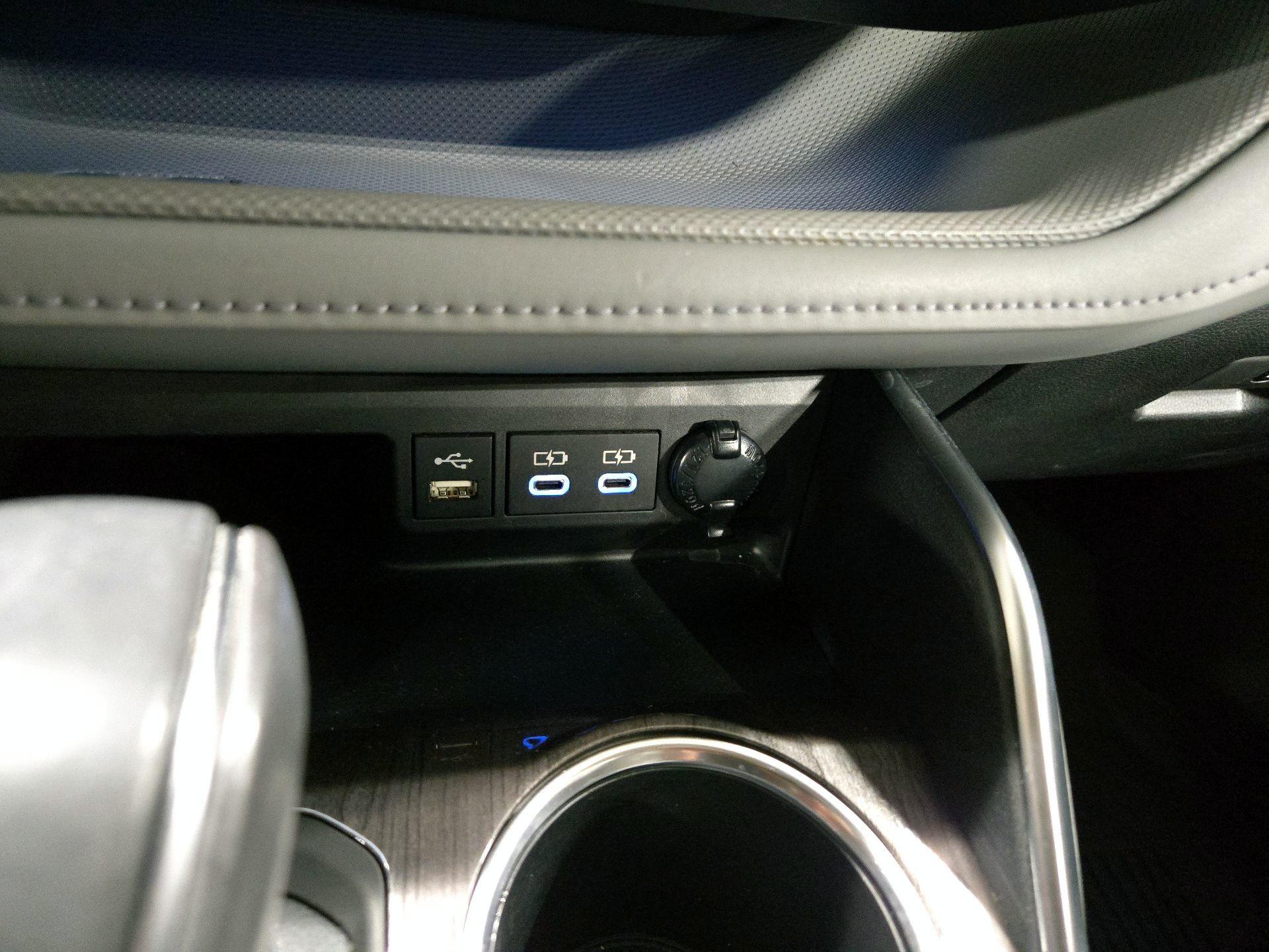 Thumbnail: 2022 Toyota Highlander - 19