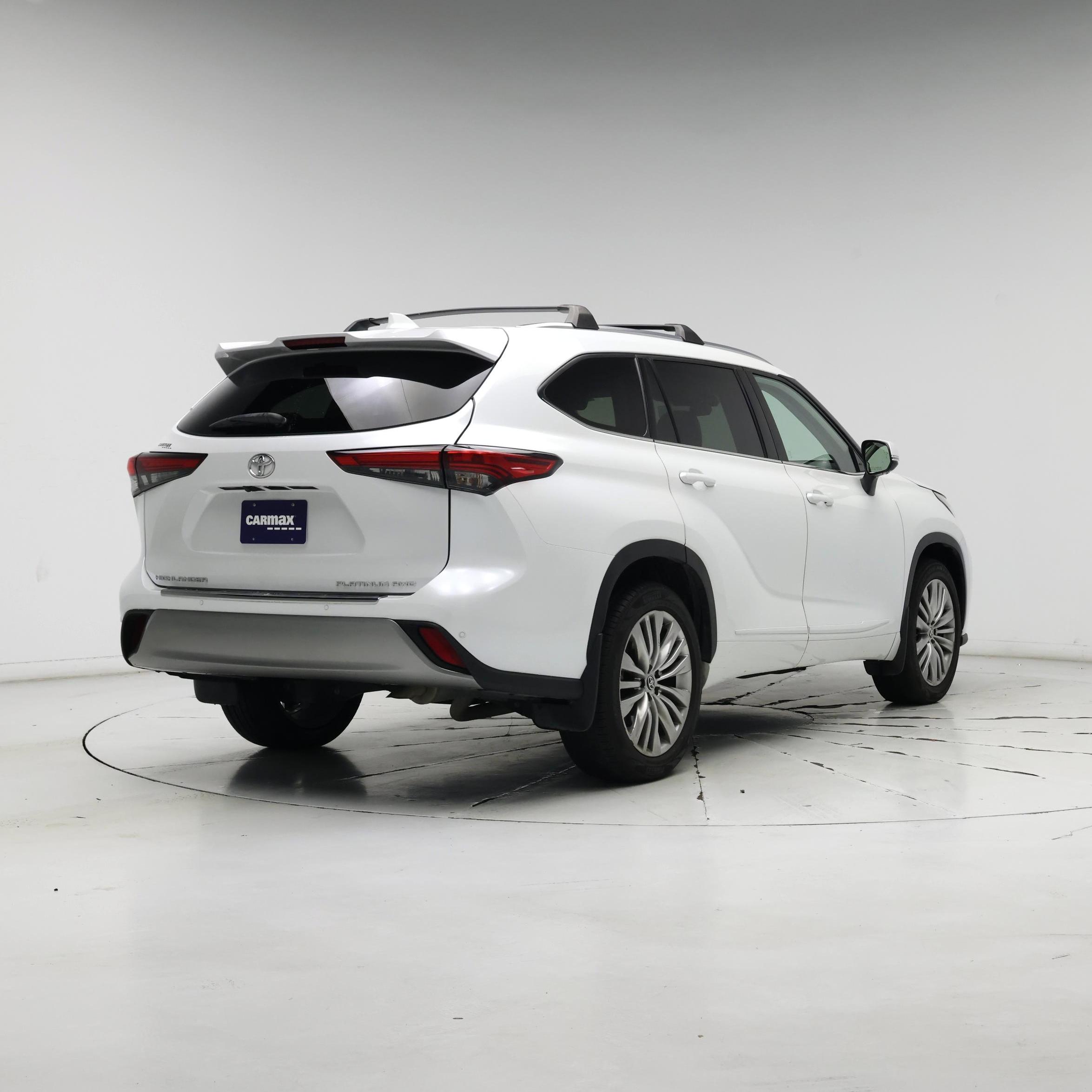 Thumbnail: 2022 Toyota Highlander - 8