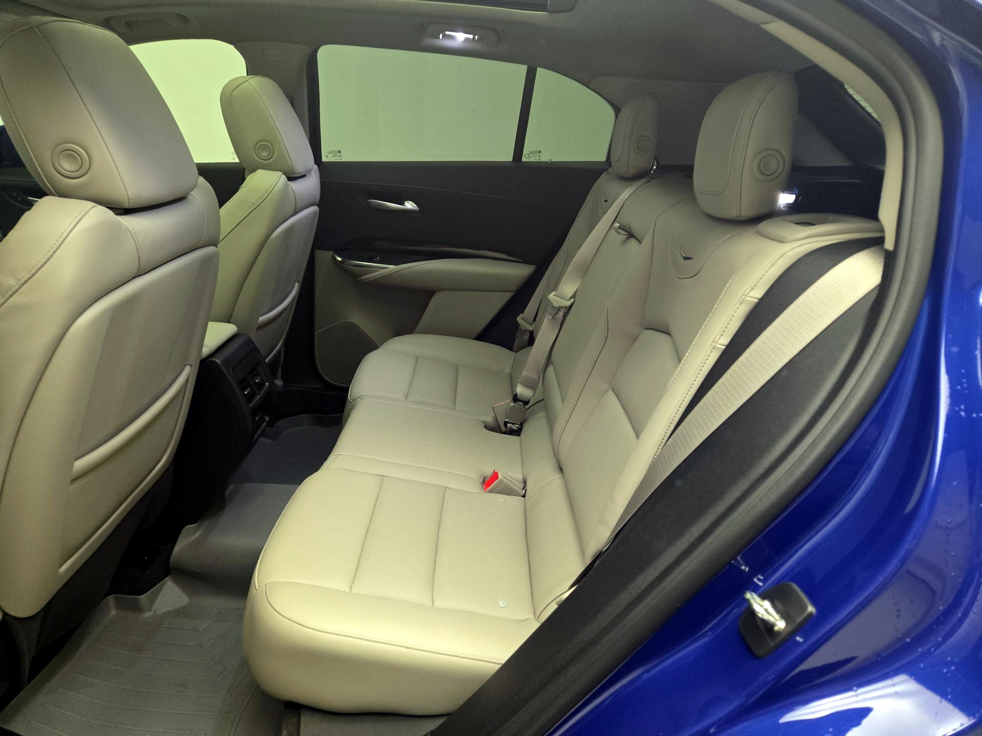 Thumbnail: 2023 Cadillac XT4 - 20