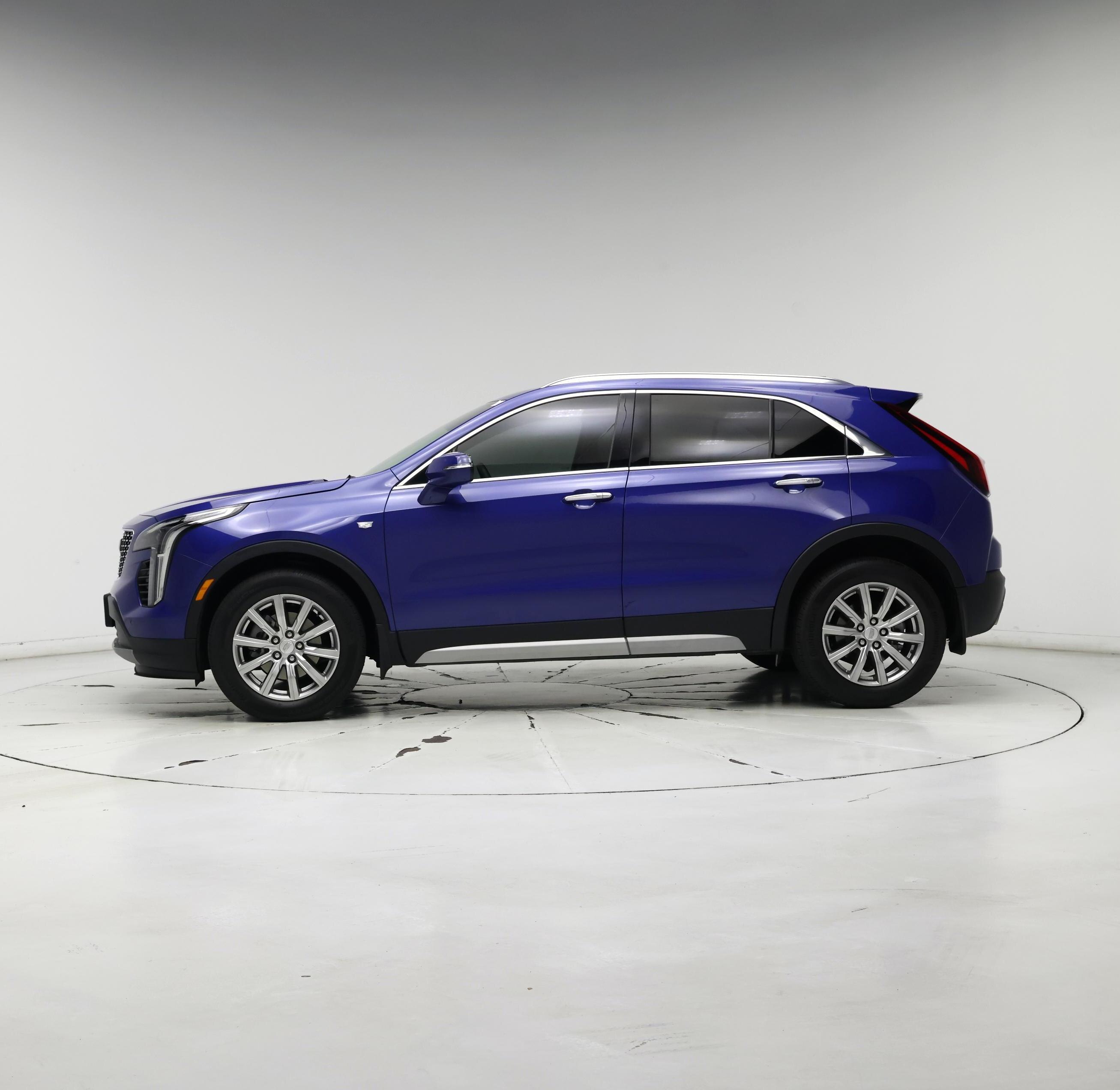 Thumbnail: 2023 Cadillac XT4 - 3