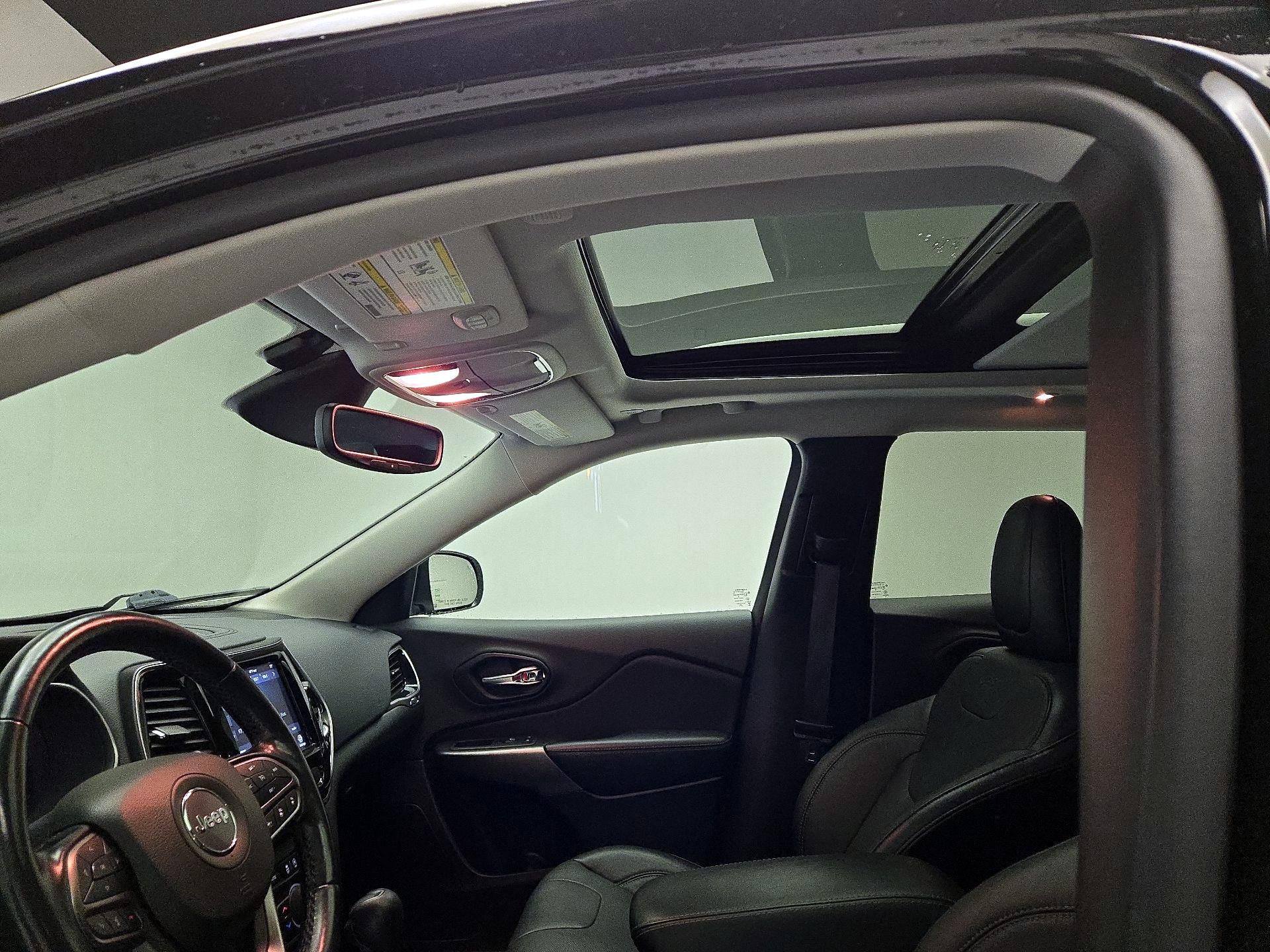 Thumbnail: 2021 Jeep Cherokee - 19