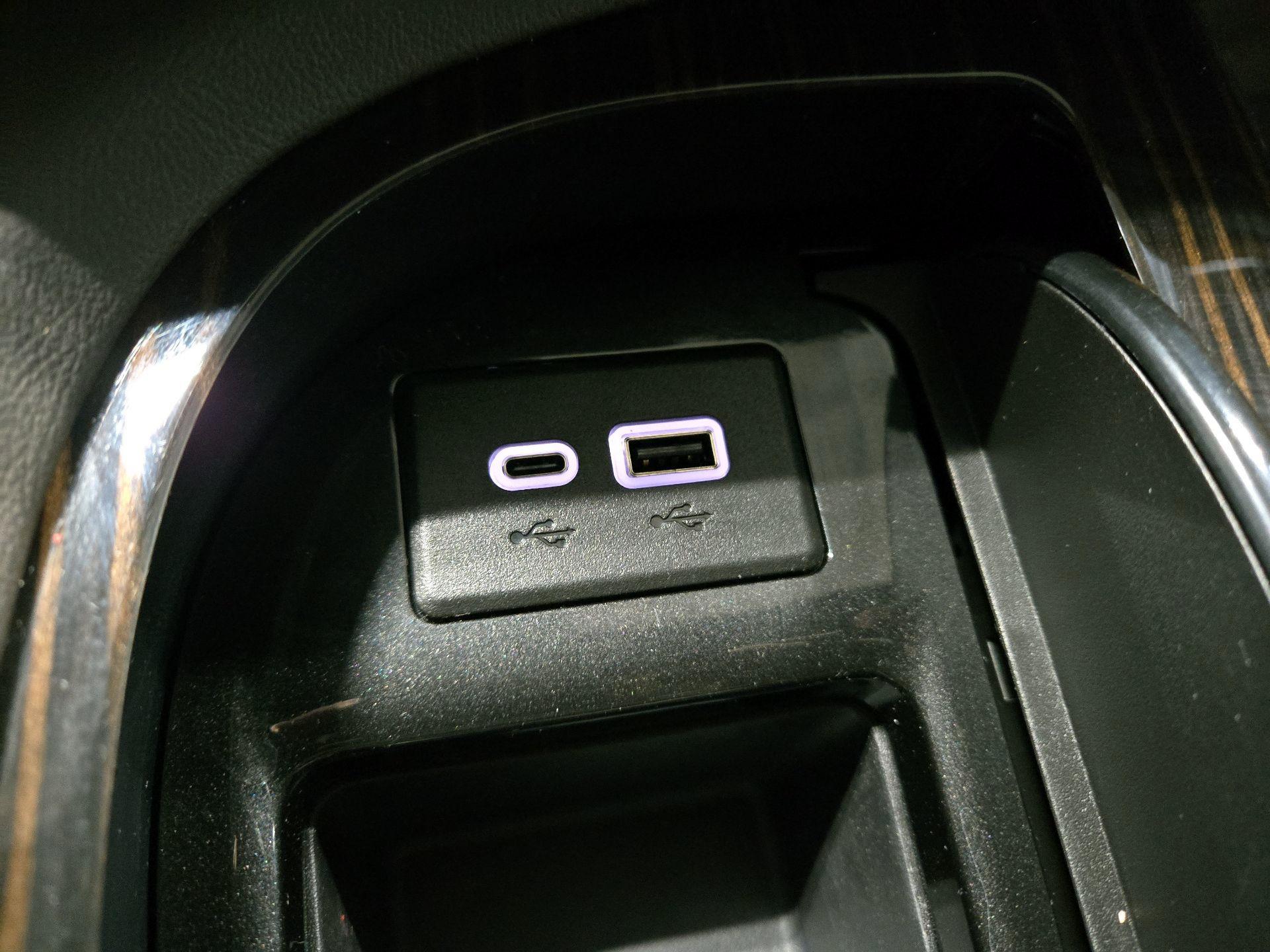 Thumbnail: 2023 Cadillac Escalade - 18