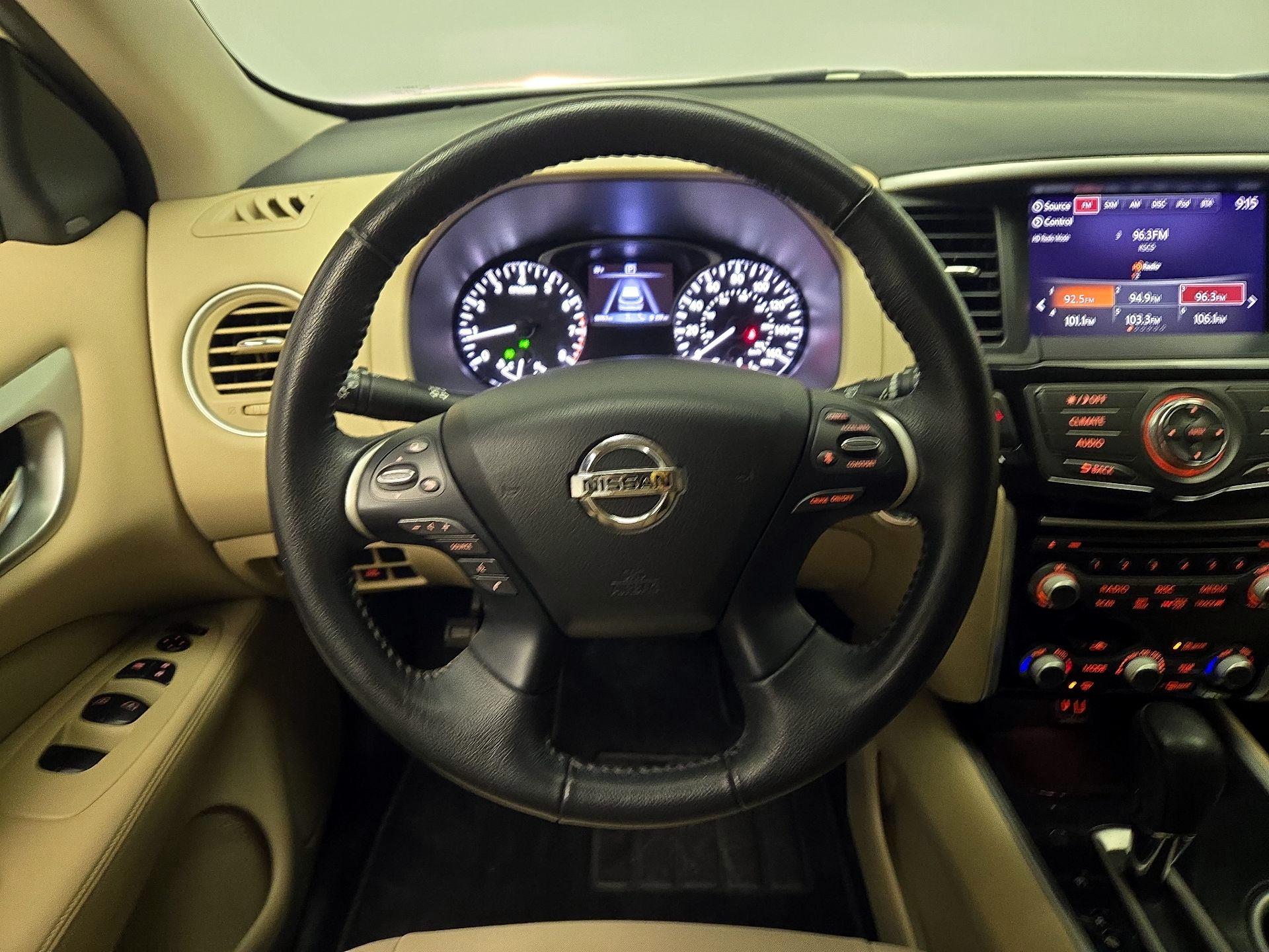 Thumbnail: 2020 Nissan Pathfinder - 10